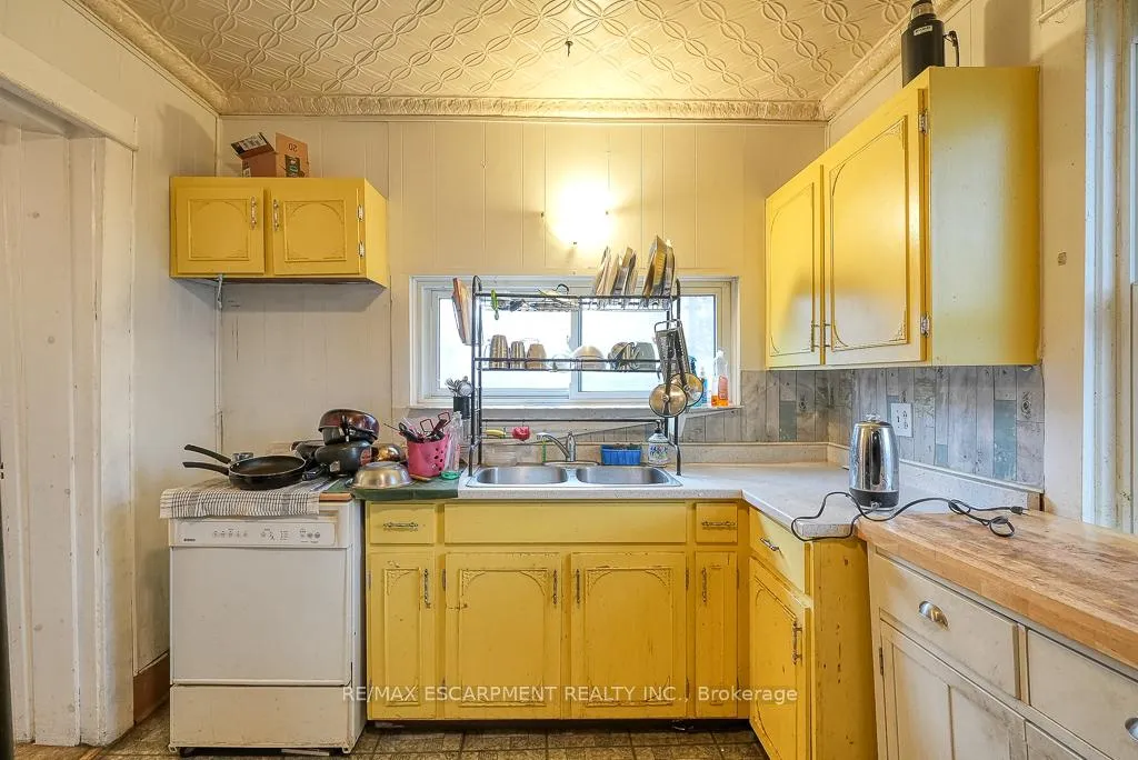 Photo 12 of 171 Owen Street, Norfolk, Simcoe — HOMEH