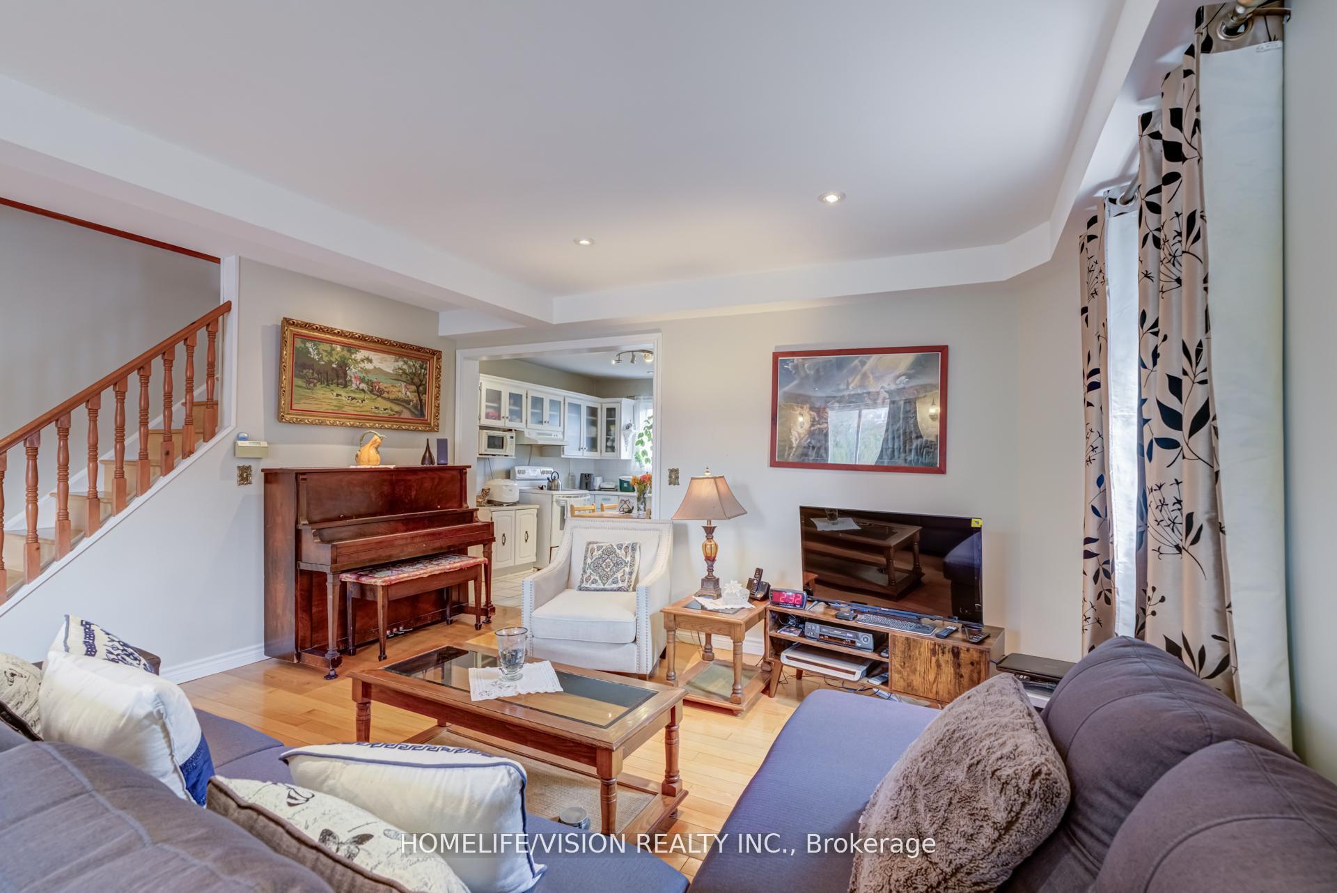 Photo 7 of 103 Gladstone Avenue, Oshawa, McLaughlin — HOMEH