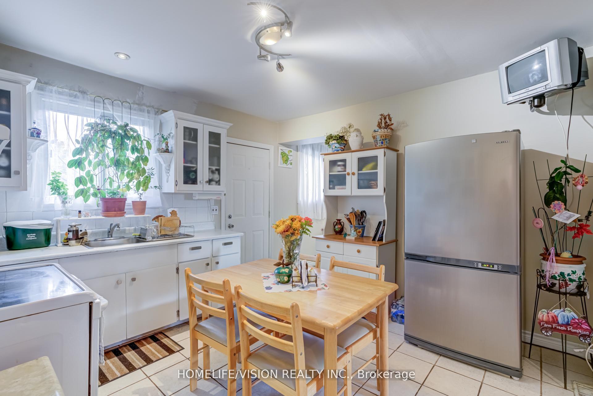 Photo 13 of 103 Gladstone Avenue, Oshawa, McLaughlin — HOMEH