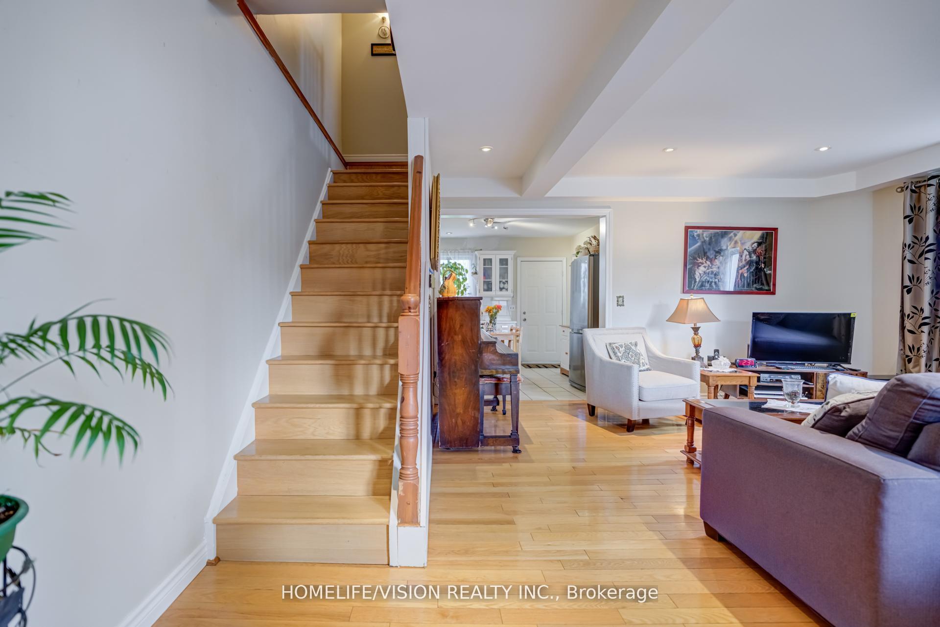 Photo 16 of 103 Gladstone Avenue, Oshawa, McLaughlin — HOMEH