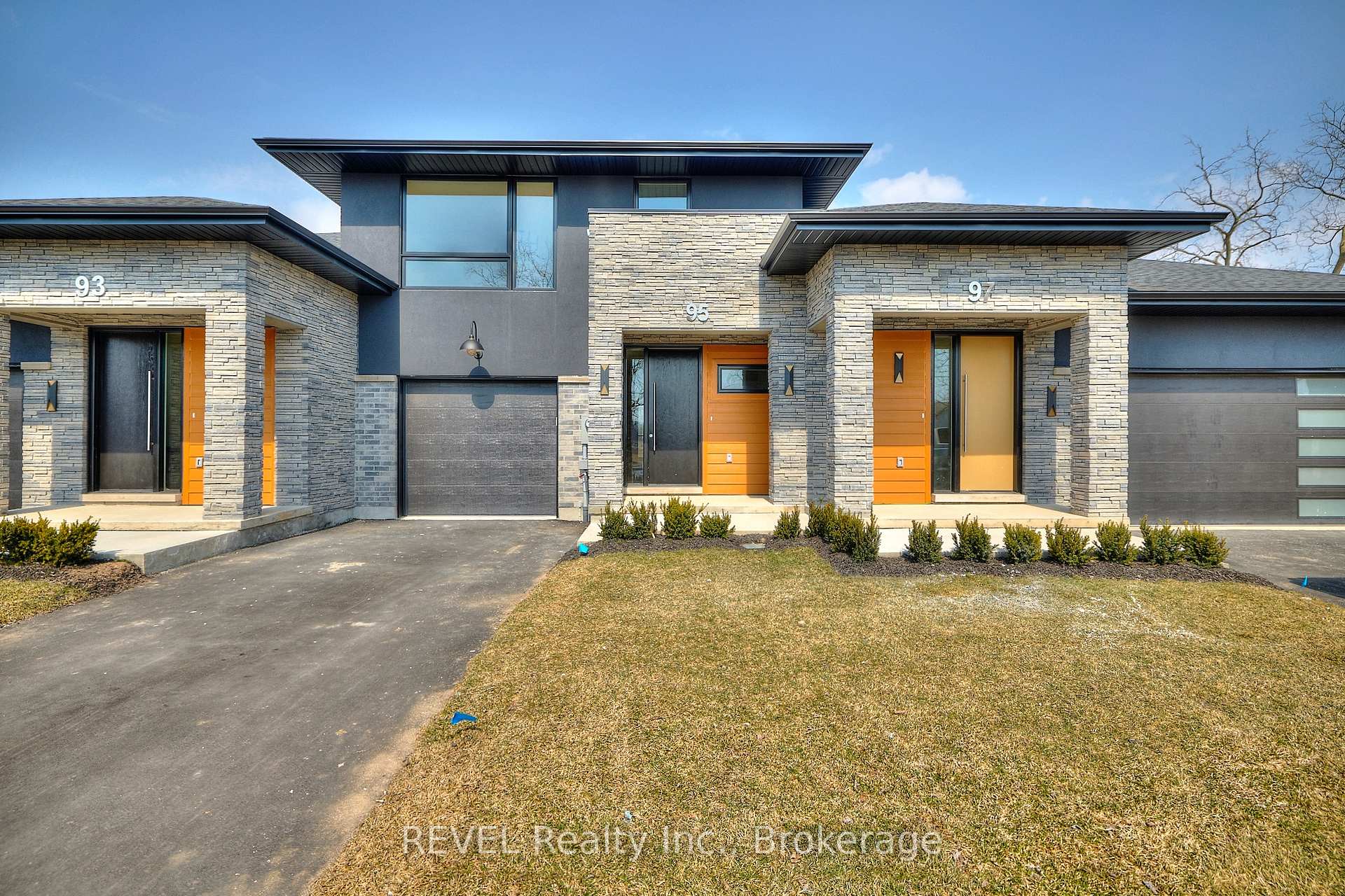 Front of 95 Port Robinson Road