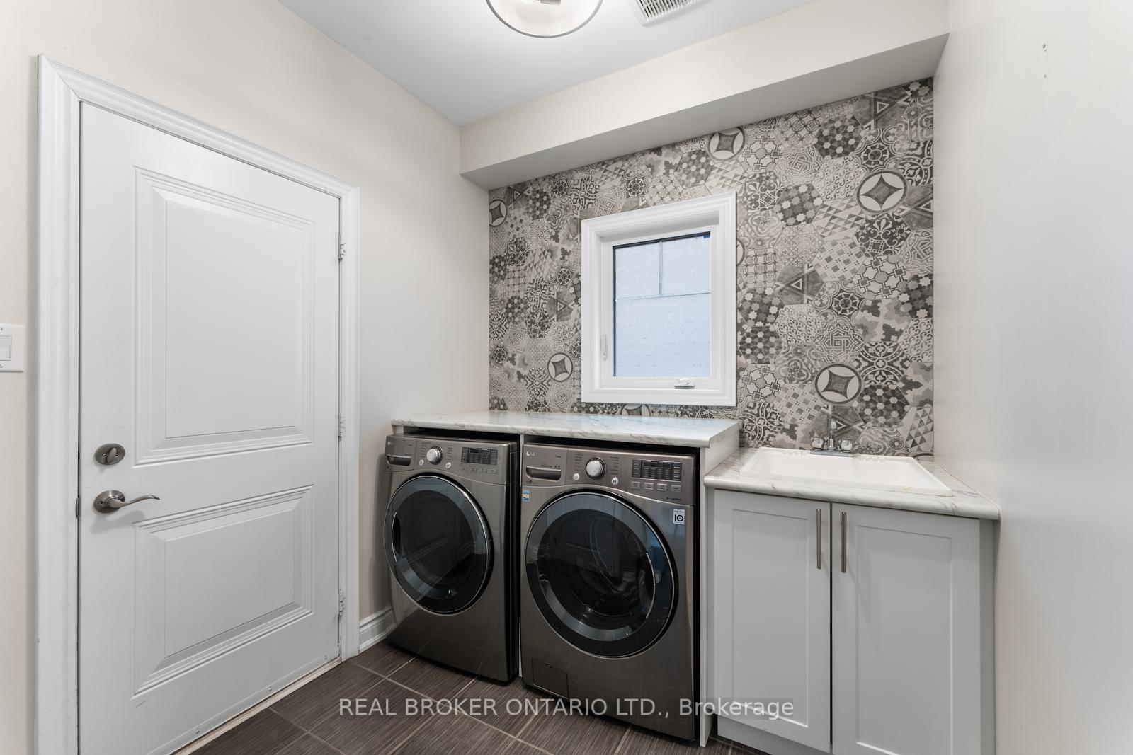 Photo 20 of 143 Knight Street, New Tecumseth, Alliston — HOMEH