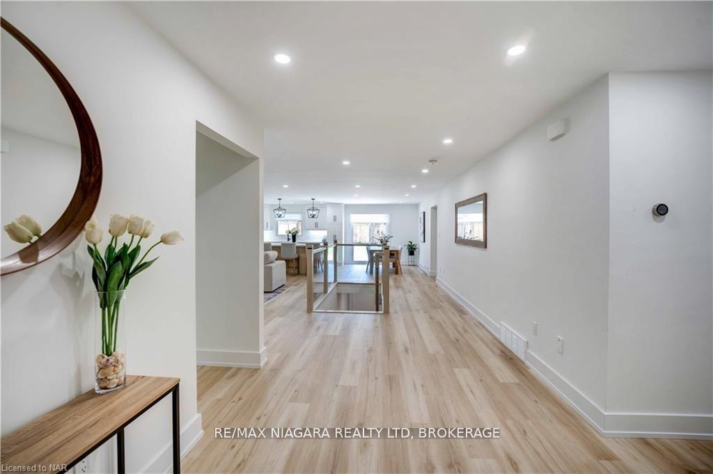 Photo 3 of 42 Berkwood Place, Pelham, Fonthill — HOMEH
