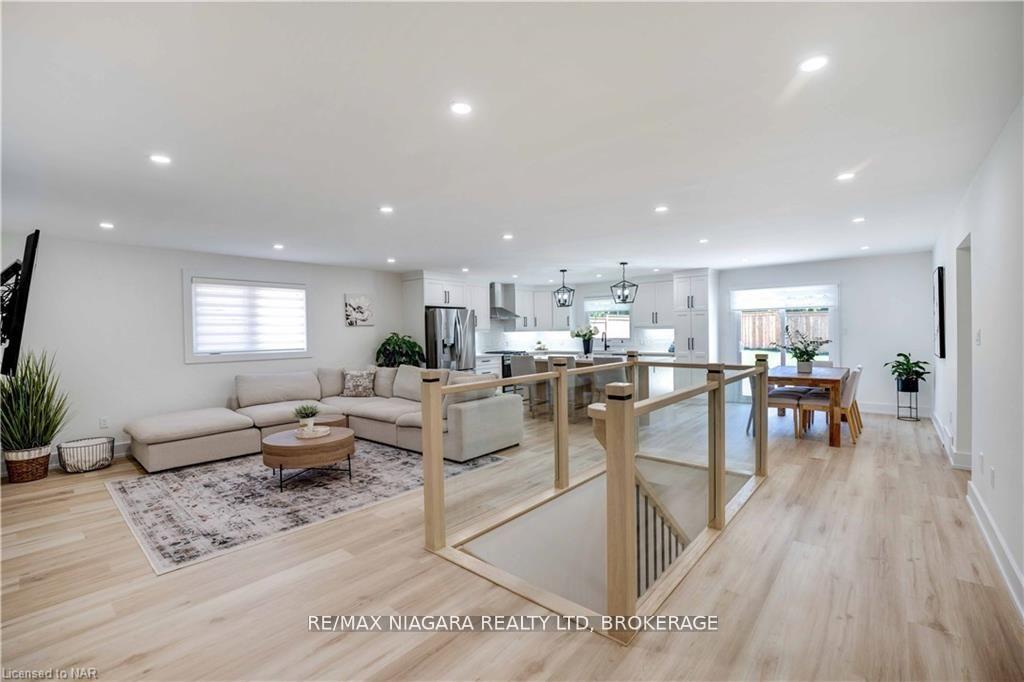 Photo 4 of 42 Berkwood Place, Pelham, Fonthill — HOMEH