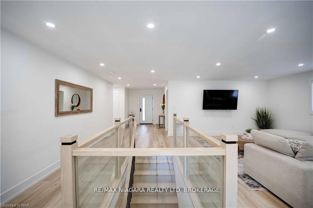 Photo 16 of 42 Berkwood Place, Pelham, Fonthill — HOMEH