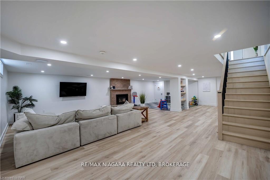 Photo 28 of 42 Berkwood Place, Pelham, Fonthill — HOMEH