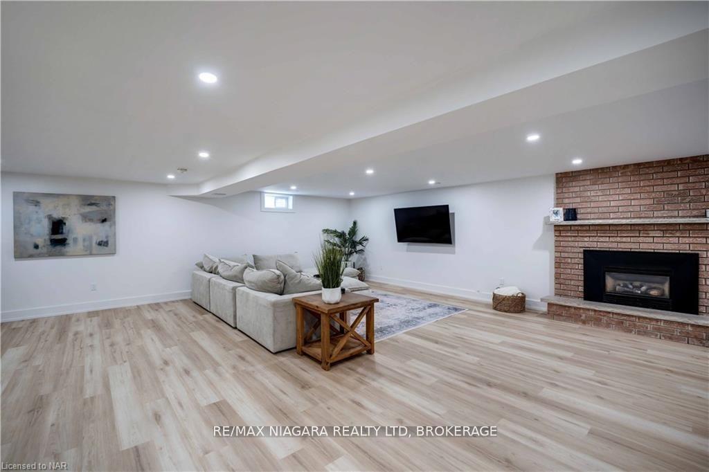 Photo 32 of 42 Berkwood Place, Pelham, Fonthill — HOMEH