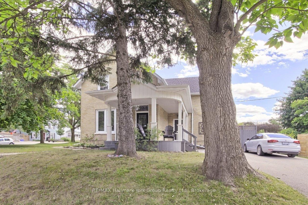 Photo 2 of 394 Eagle Street, Newmarket, Central Newmarket — HOMEH