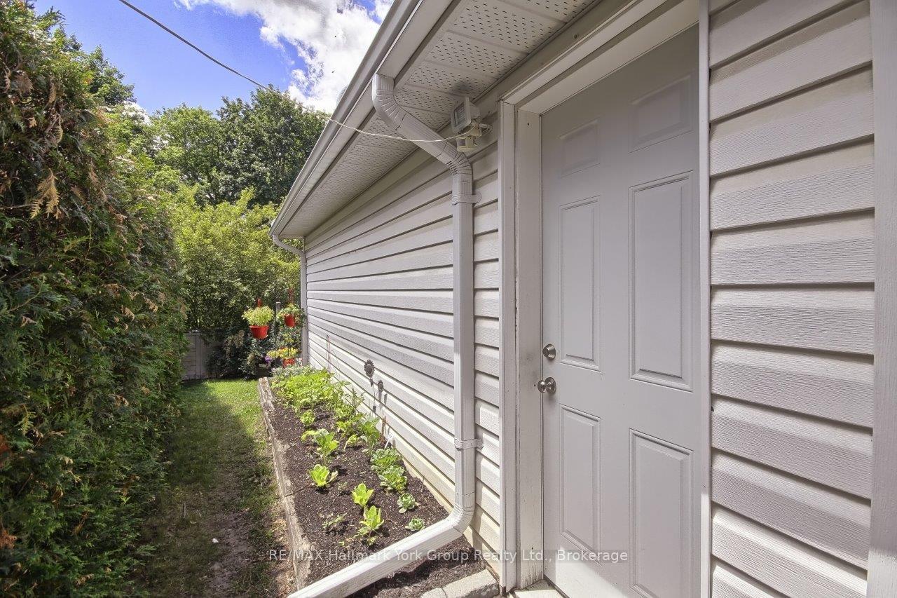 Photo 45 of 394 Eagle Street, Newmarket, Central Newmarket — HOMEH