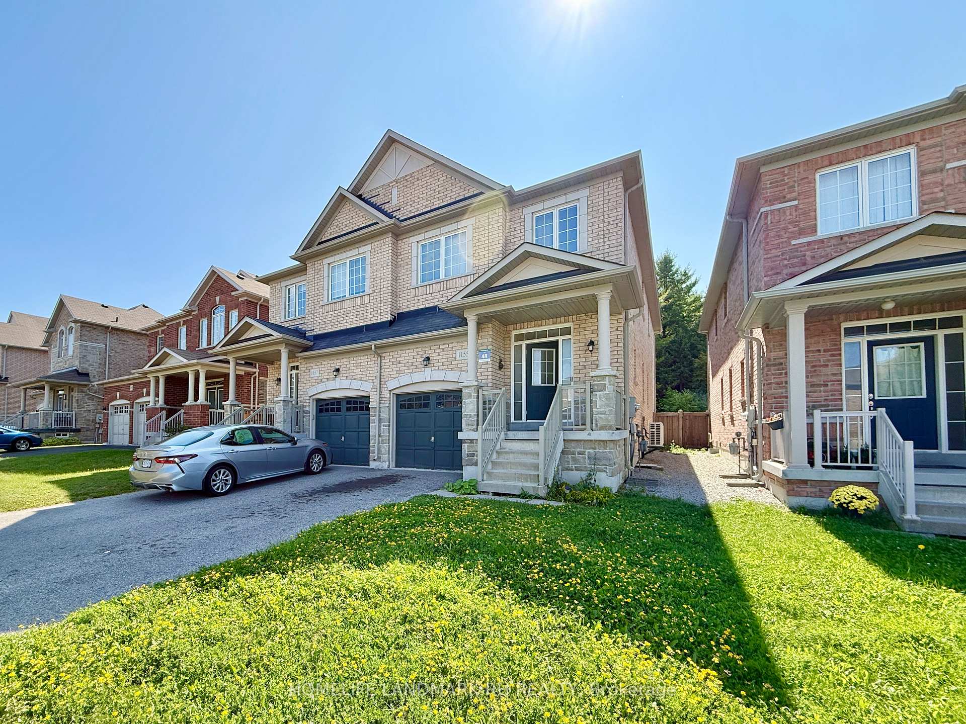Photo 2 of 1155 Stuffles Crescent, Newmarket, Stonehaven-Wyndham — HOMEH