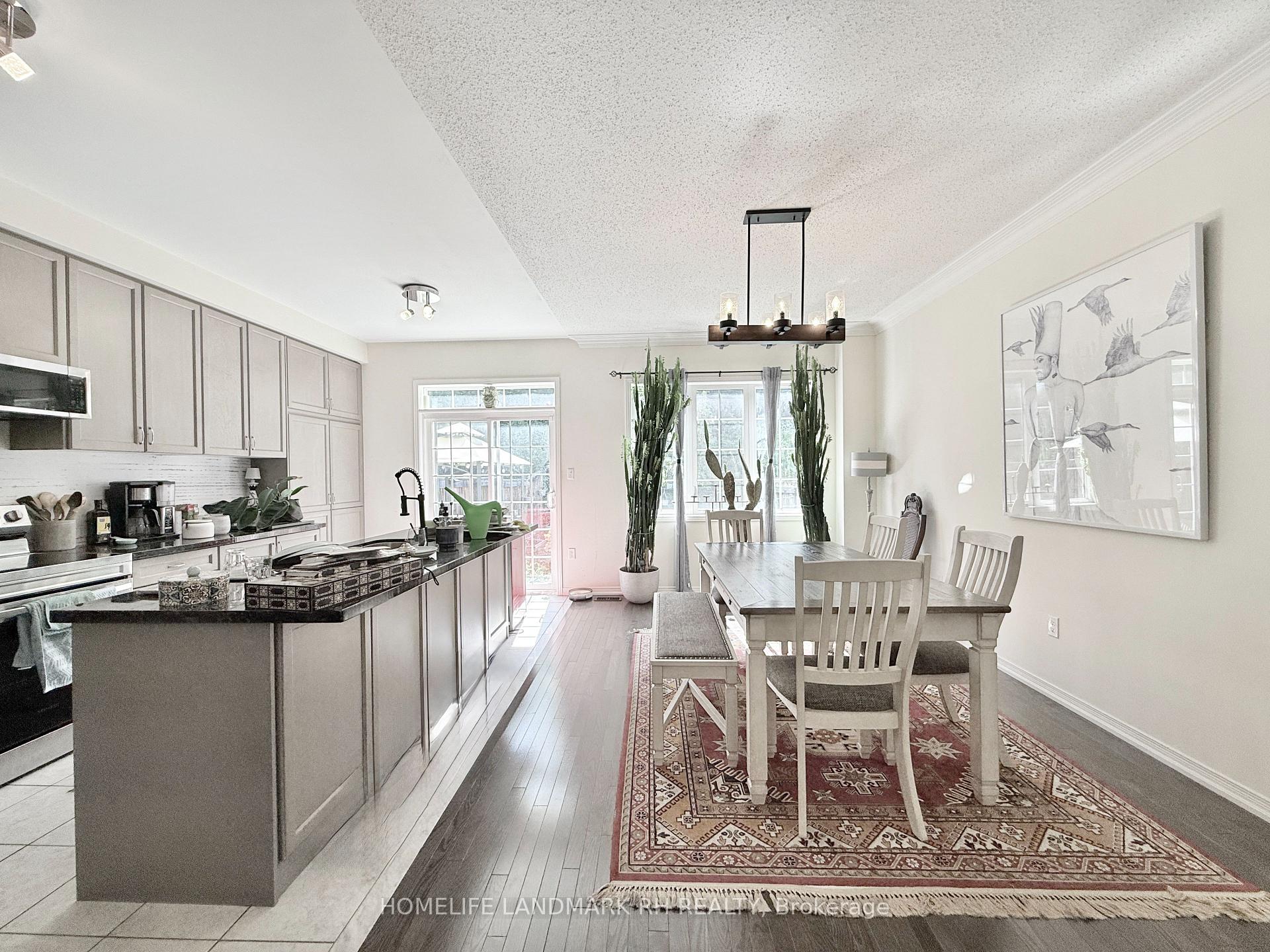 Photo 4 of 1155 Stuffles Crescent, Newmarket, Stonehaven-Wyndham — HOMEH