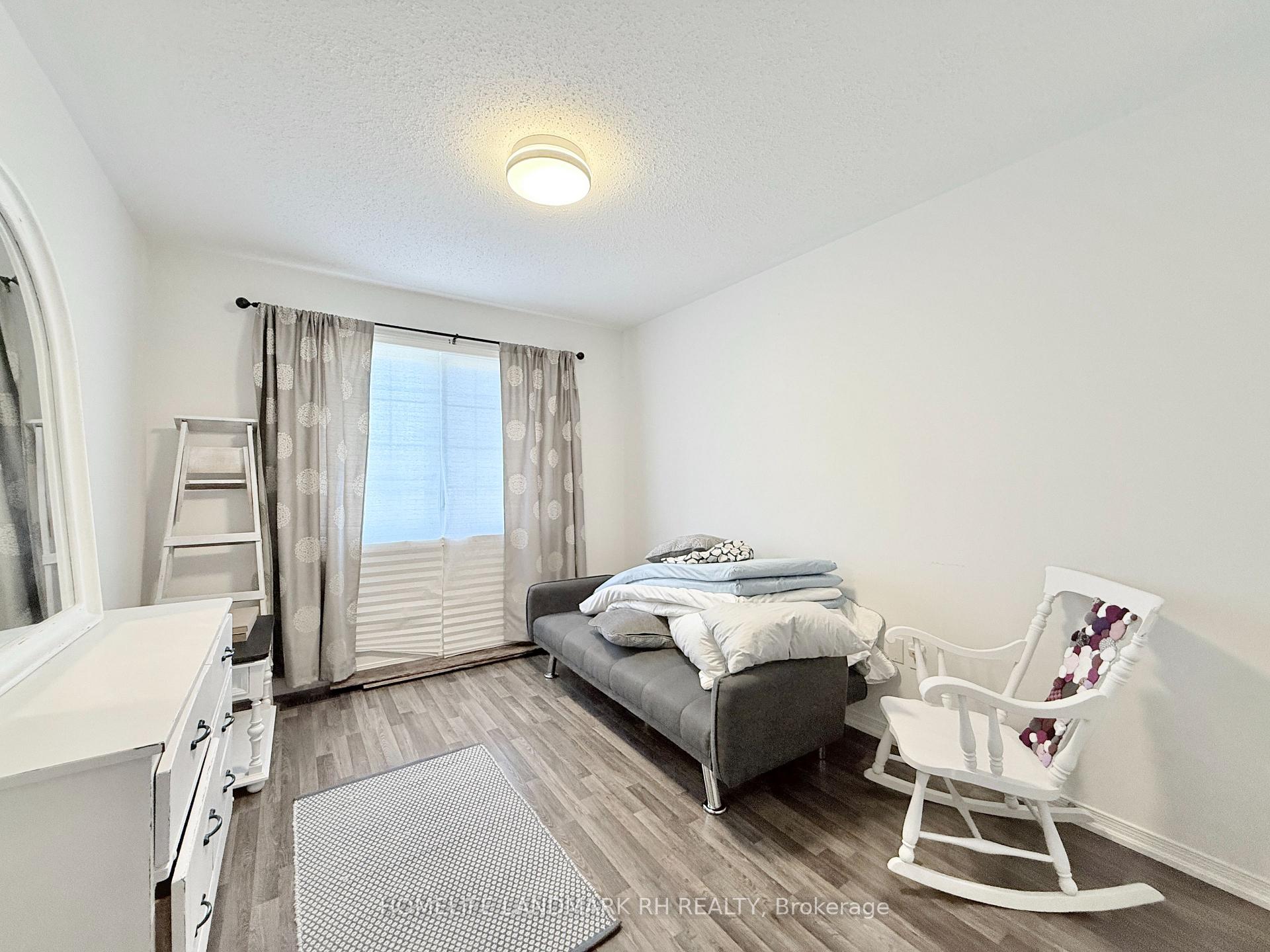 Photo 10 of 1155 Stuffles Crescent, Newmarket, Stonehaven-Wyndham — HOMEH