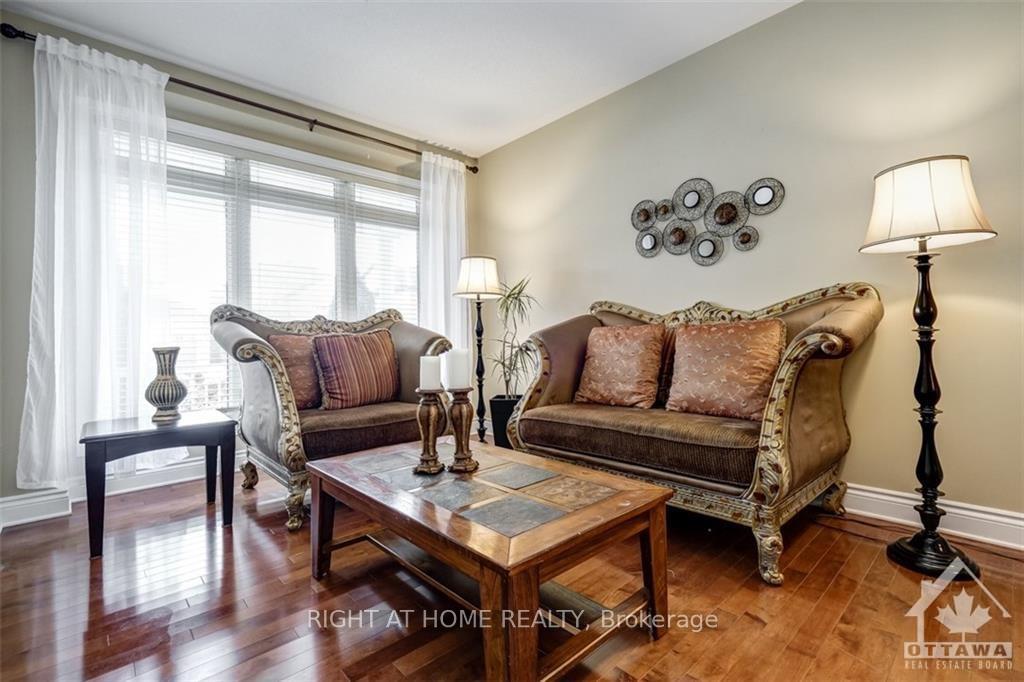 Photo 3 of 717 Lakebreeze Circle, Ottawa, Avalon East — HOMEH