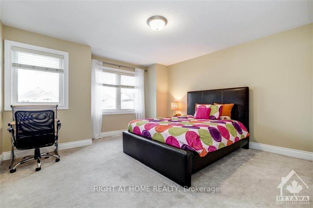 Photo 10 of 717 Lakebreeze Circle, Ottawa, Avalon East — HOMEH