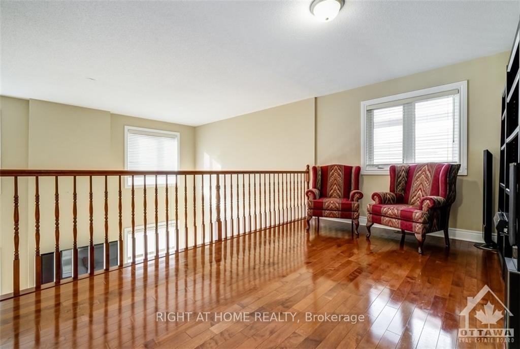 Photo 12 of 717 Lakebreeze Circle, Ottawa, Avalon East — HOMEH