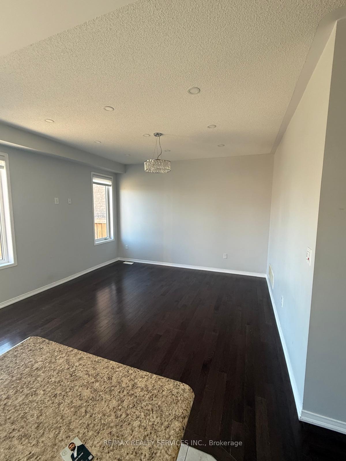 Photo 2 of 2419 Kentucky Derby Way E, Oshawa, Windfields — HOMEH