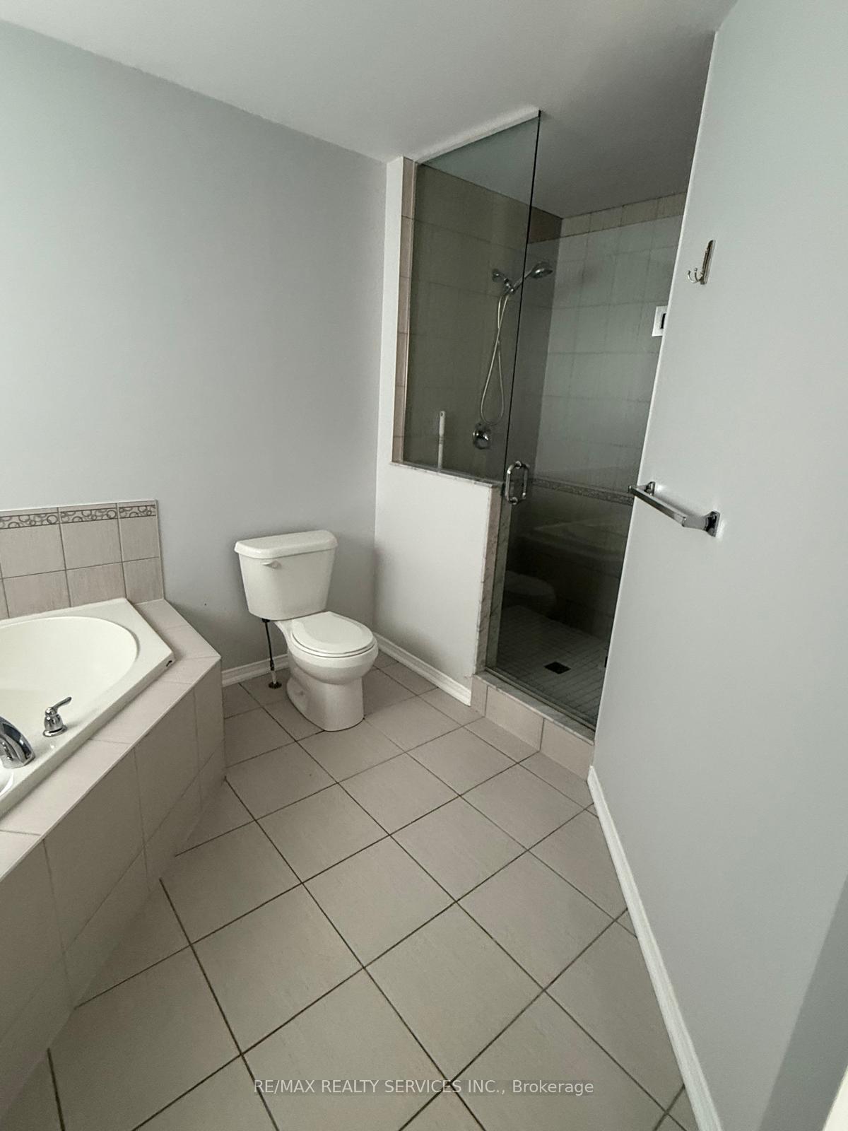 Photo 11 of 2419 Kentucky Derby Way E, Oshawa, Windfields — HOMEH