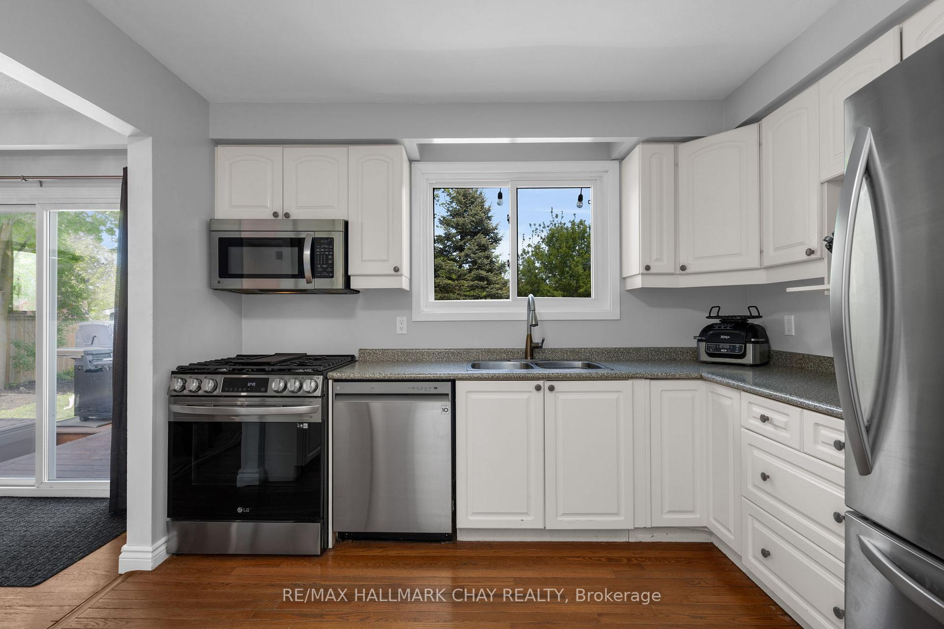 Photo 22 of 51 Adeline Avenue, New Tecumseth, Tottenham — HOMEH