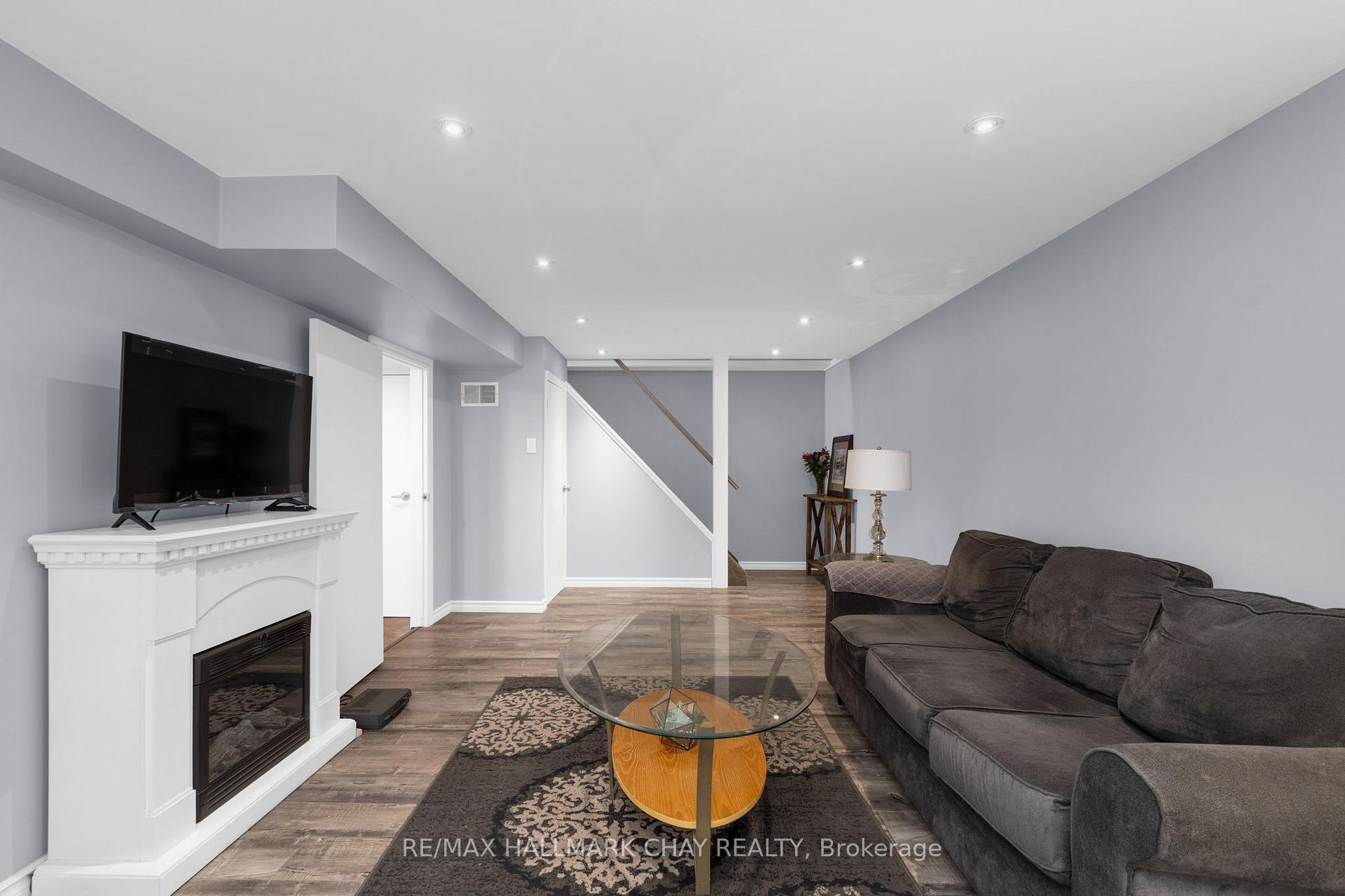 Photo 33 of 51 Adeline Avenue, New Tecumseth, Tottenham — HOMEH