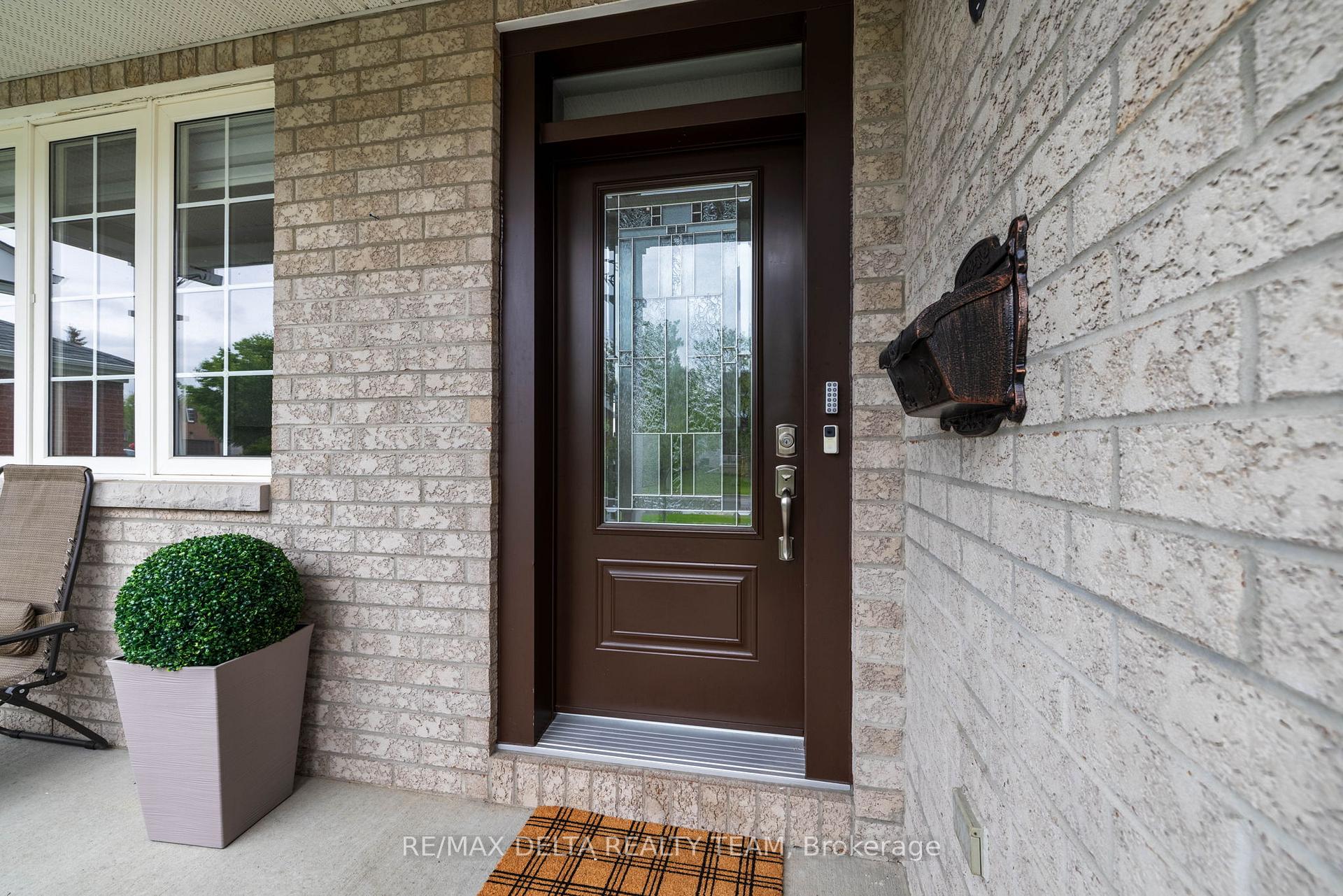 Photo 5 of 1591 Winterport Way, Ottawa, Fallingbrook/Pineridge — HOMEH