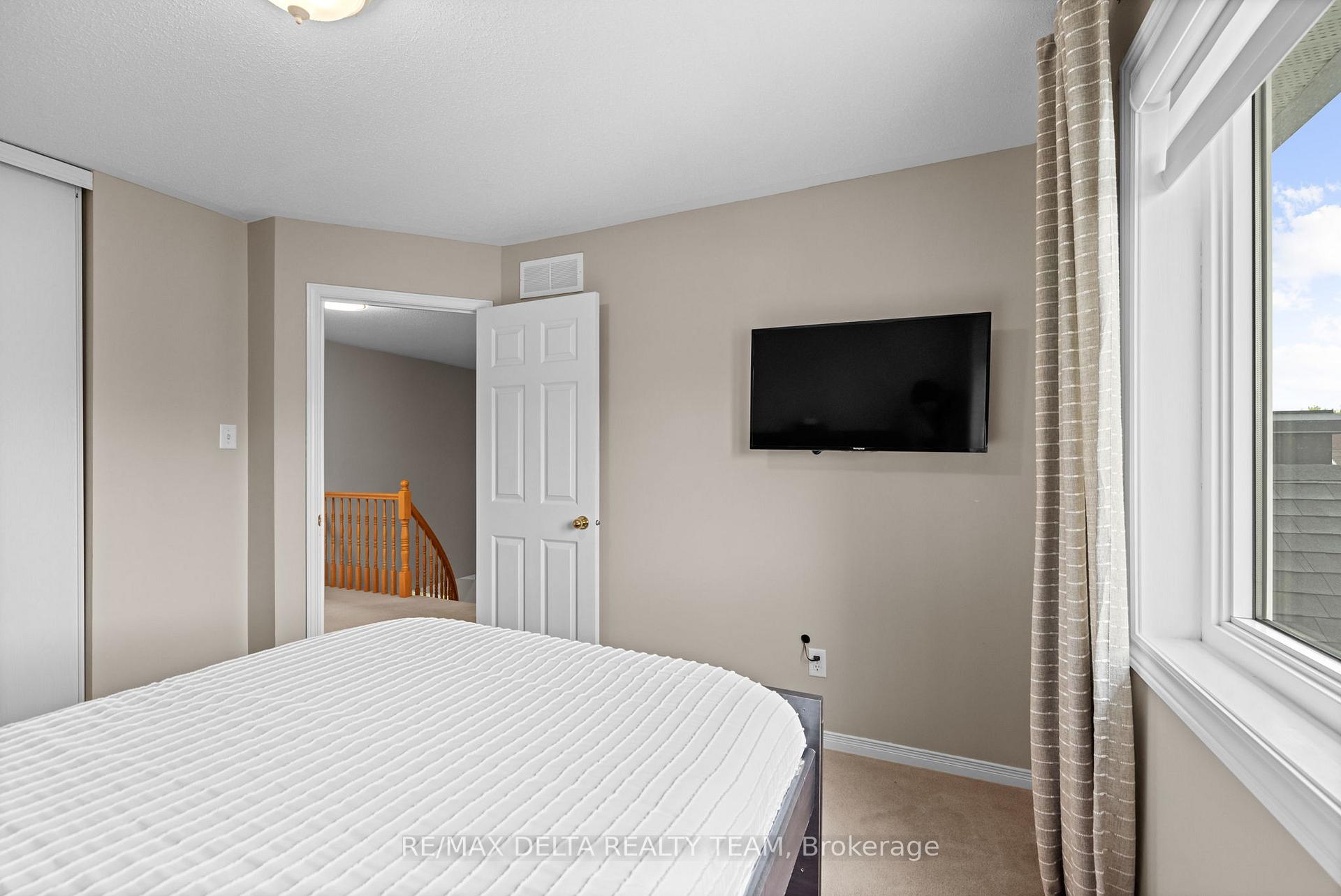 Photo 46 of 1591 Winterport Way, Ottawa, Fallingbrook/Pineridge — HOMEH