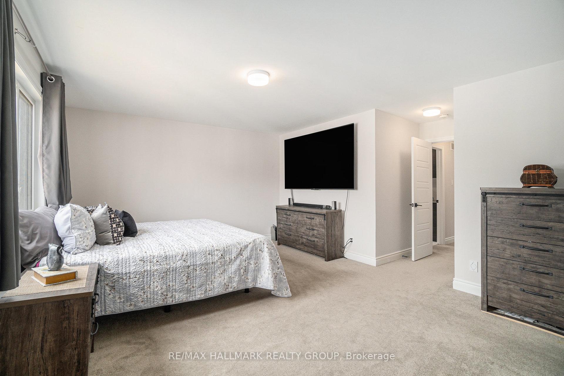 Photo 15 of 37 Mudminnow Crescent, Ottawa, Avalon West — HOMEH