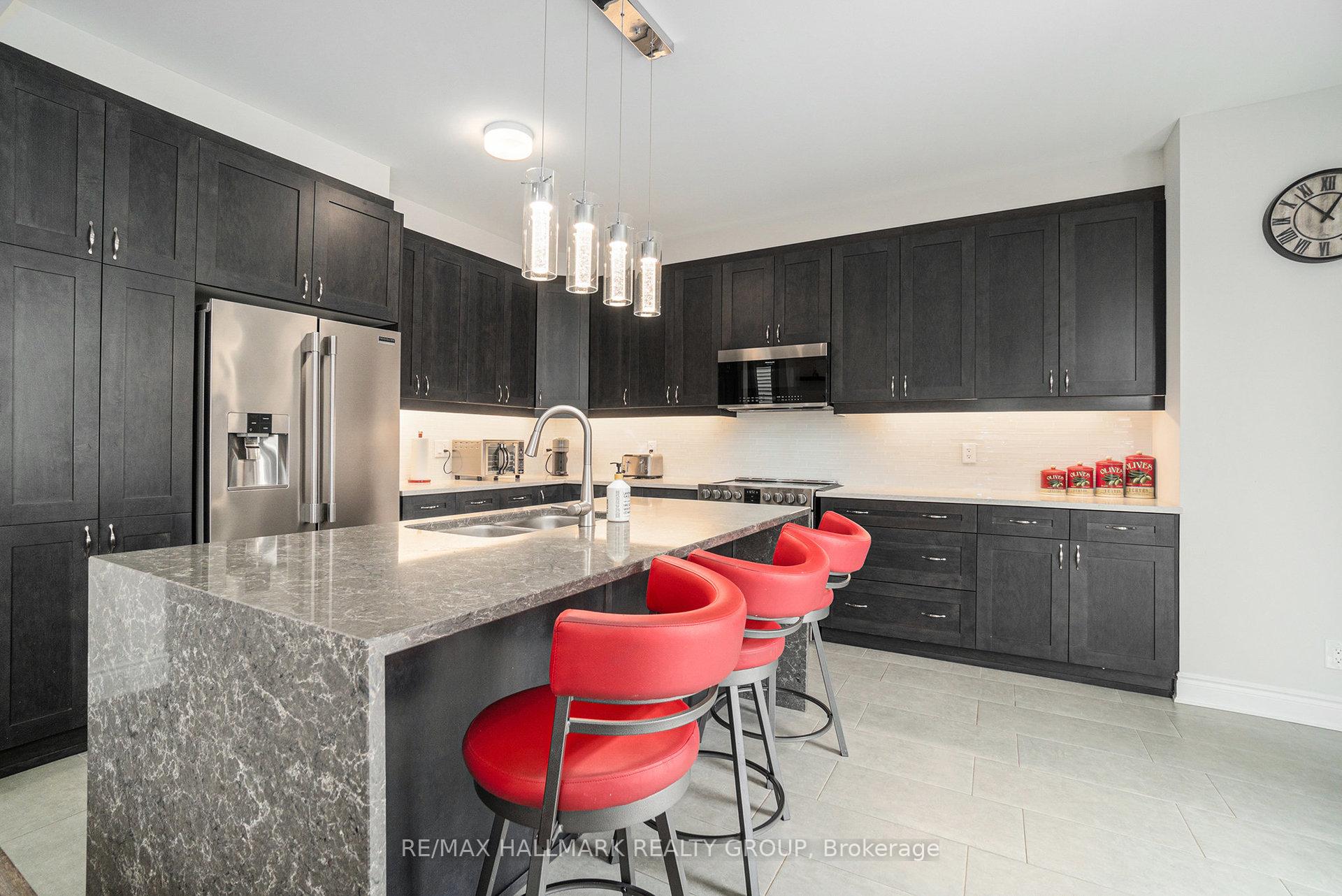 Photo 30 of 37 Mudminnow Crescent, Ottawa, Avalon West — HOMEH