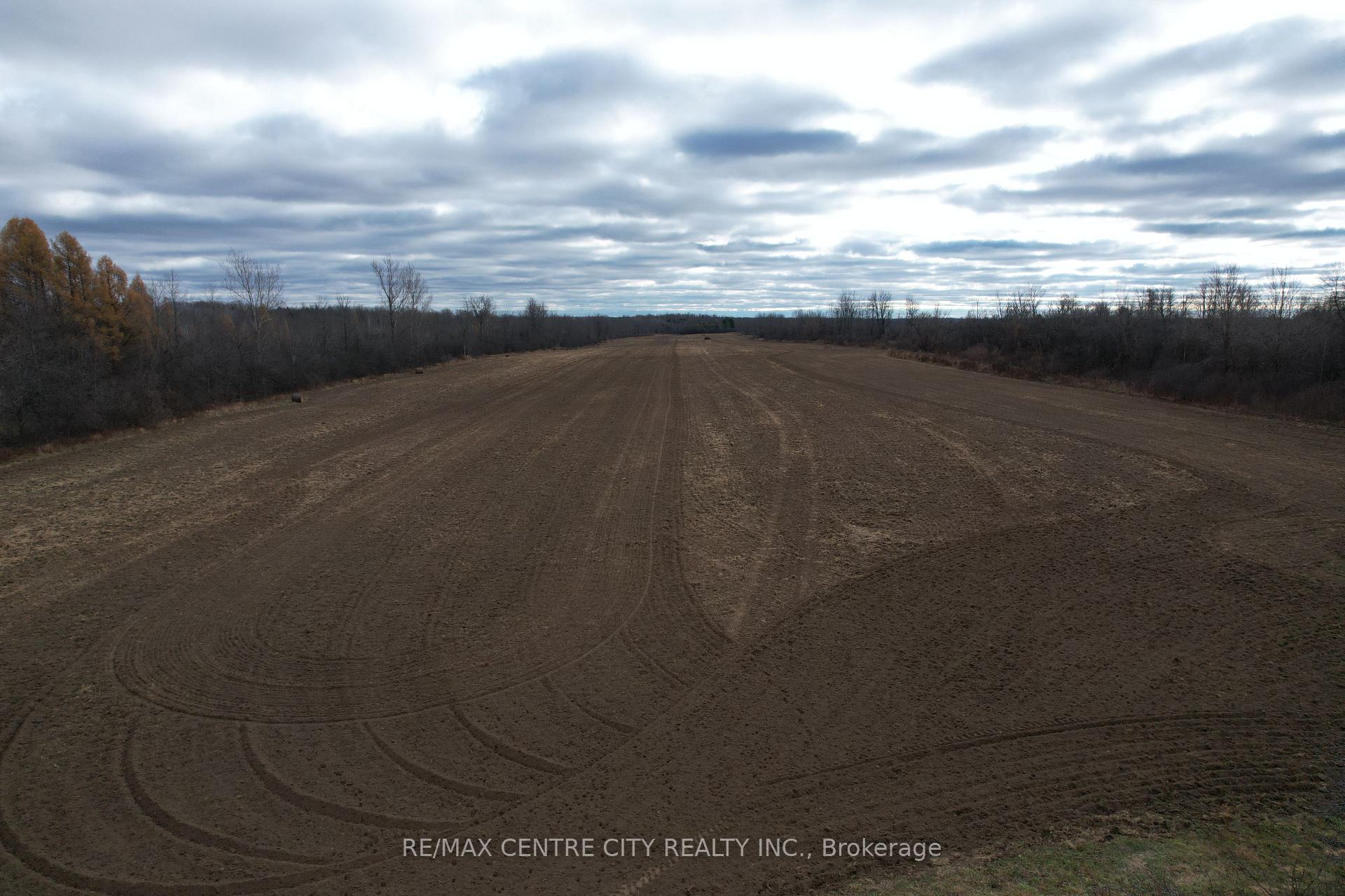 Photo 3 of 721 McFarlane Road, North Grenville, North Grenville Twp (Kemptville South) — HOMEH