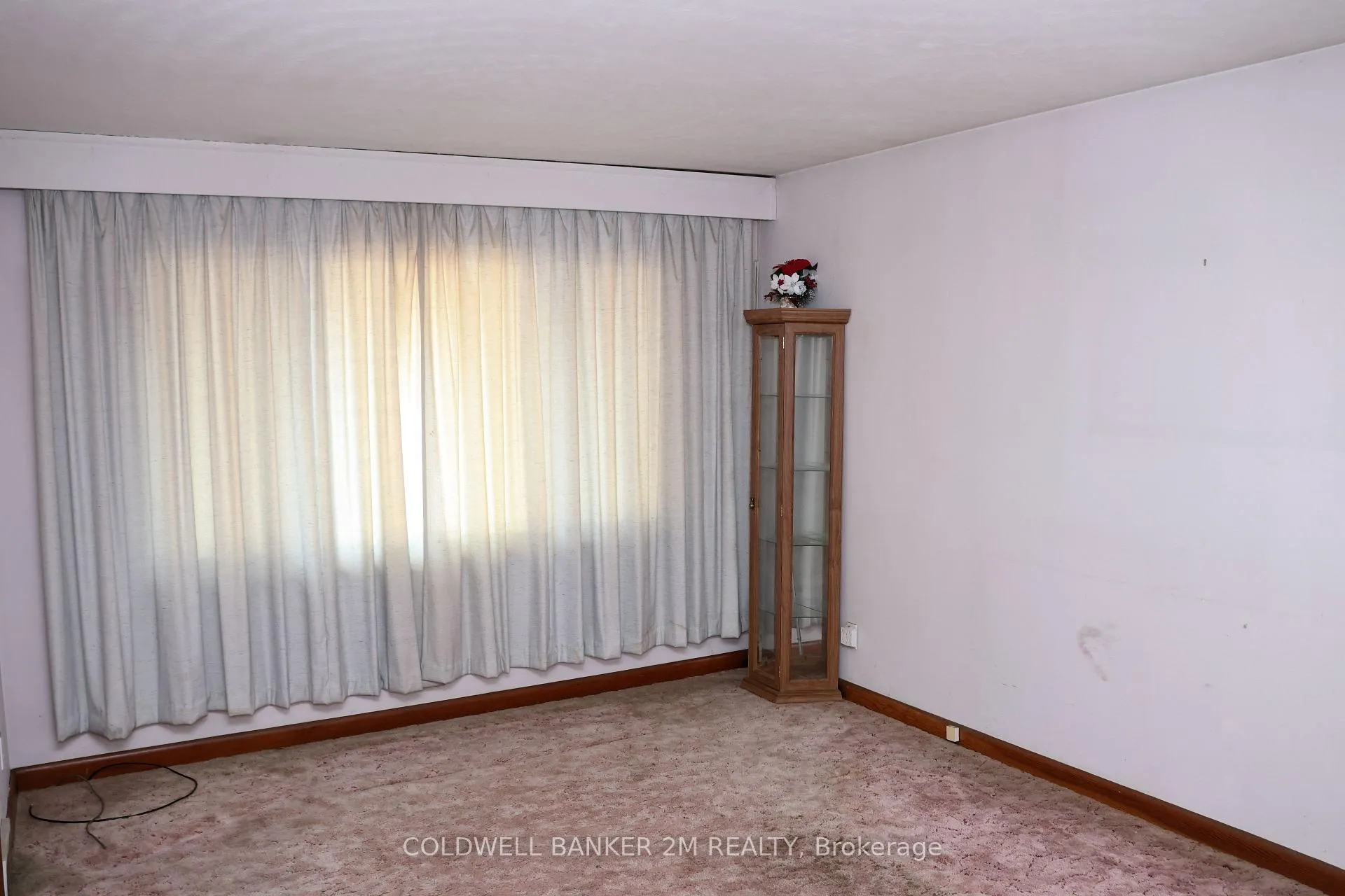 Photo 4 of 90 Cromwell Avenue, Oshawa, Vanier — HOMEH