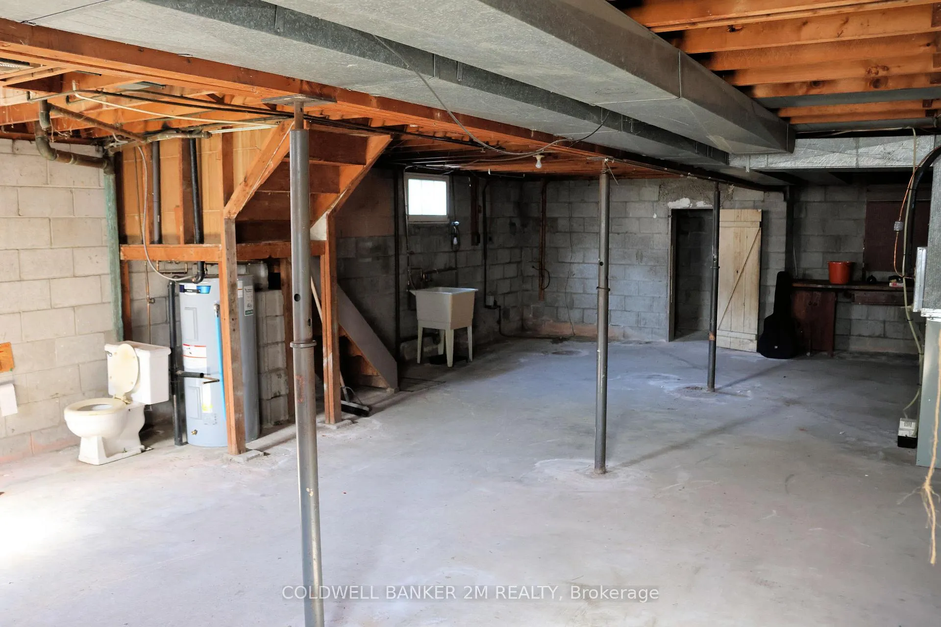 Photo 10 of 90 Cromwell Avenue, Oshawa, Vanier — HOMEH
