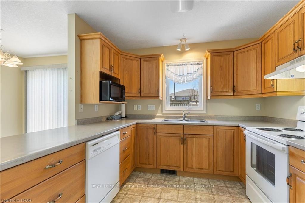 Photo 5 of Unit 3, 750 Nelson Avenue S, North Perth, Listowel — HOMEH