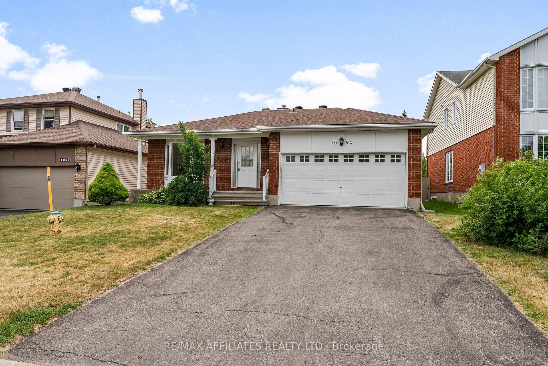 Front of 1695 Caminiti Crescent