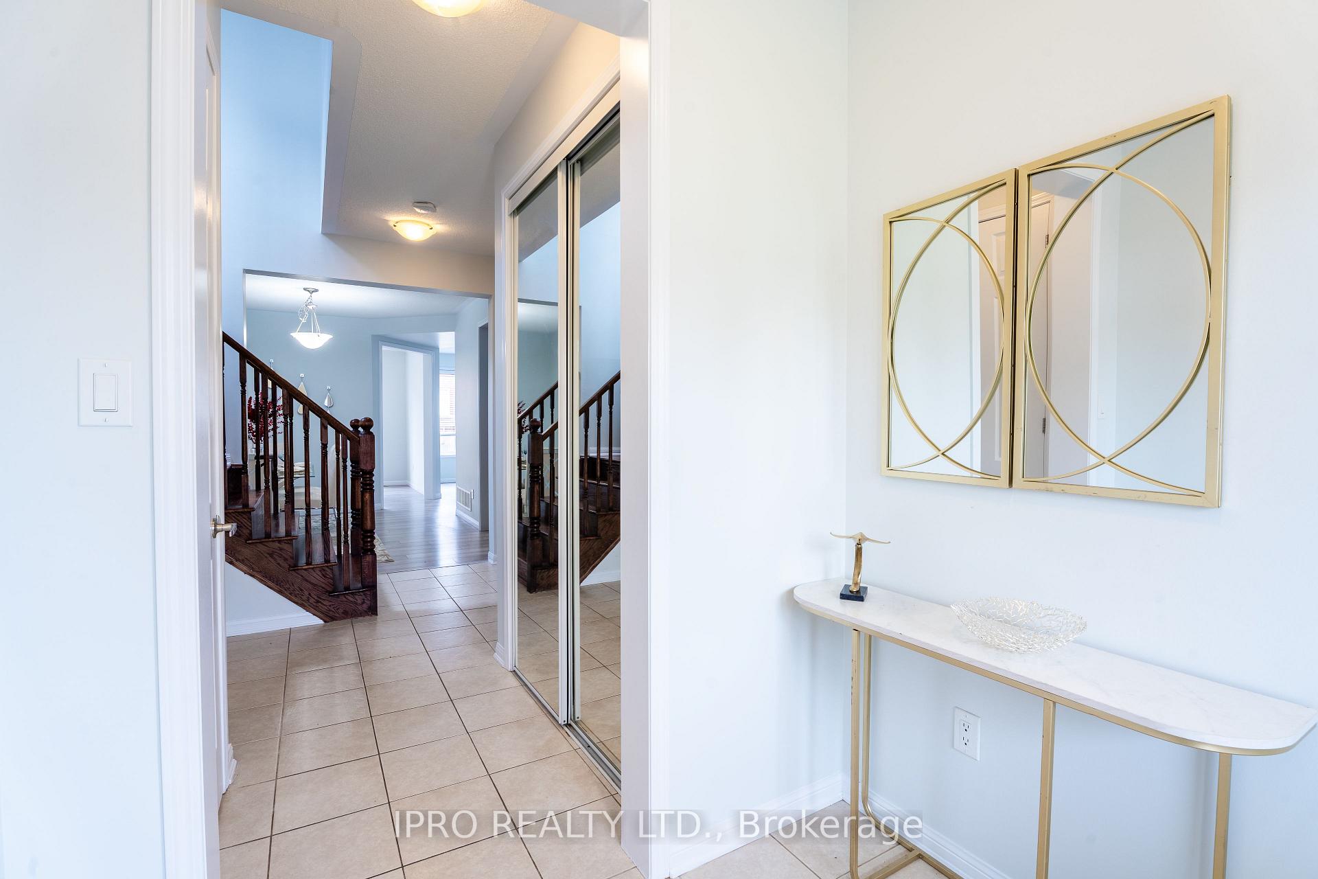 Photo 2 of 405 Leiterman Drive, Milton, Willmott — HOMEH