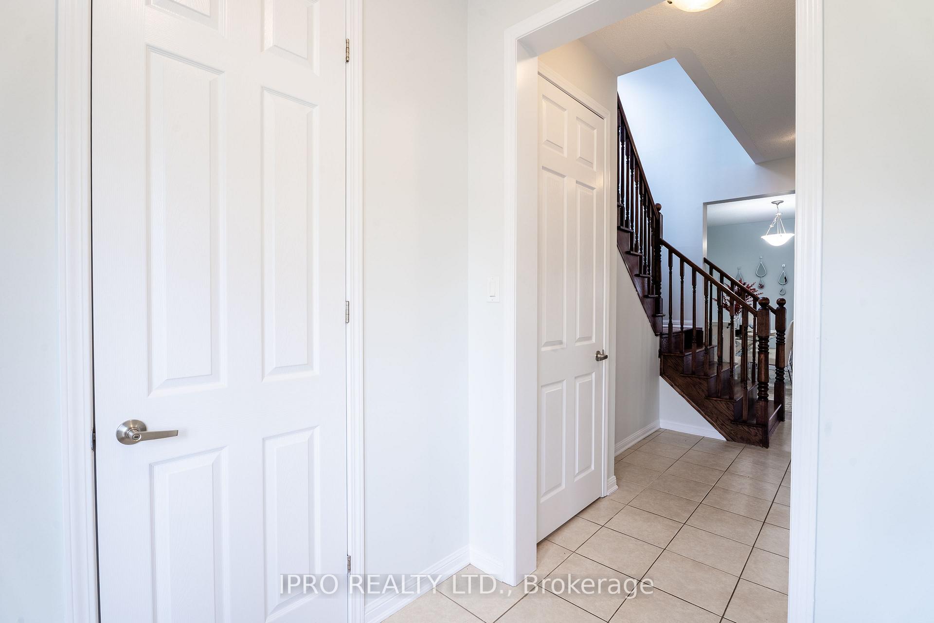 Photo 8 of 405 Leiterman Drive, Milton, Willmott — HOMEH