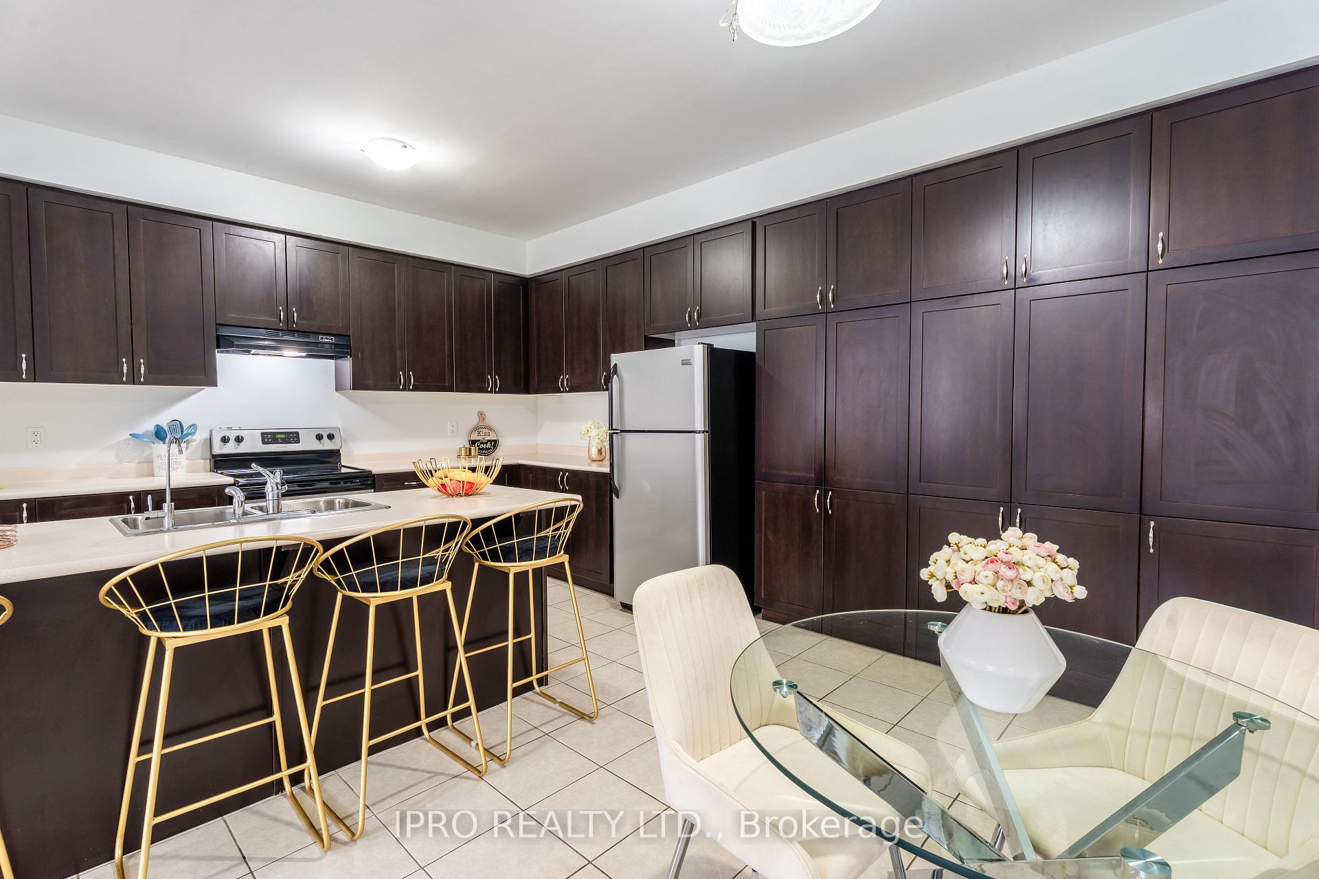 Photo 17 of 405 Leiterman Drive, Milton, Willmott — HOMEH