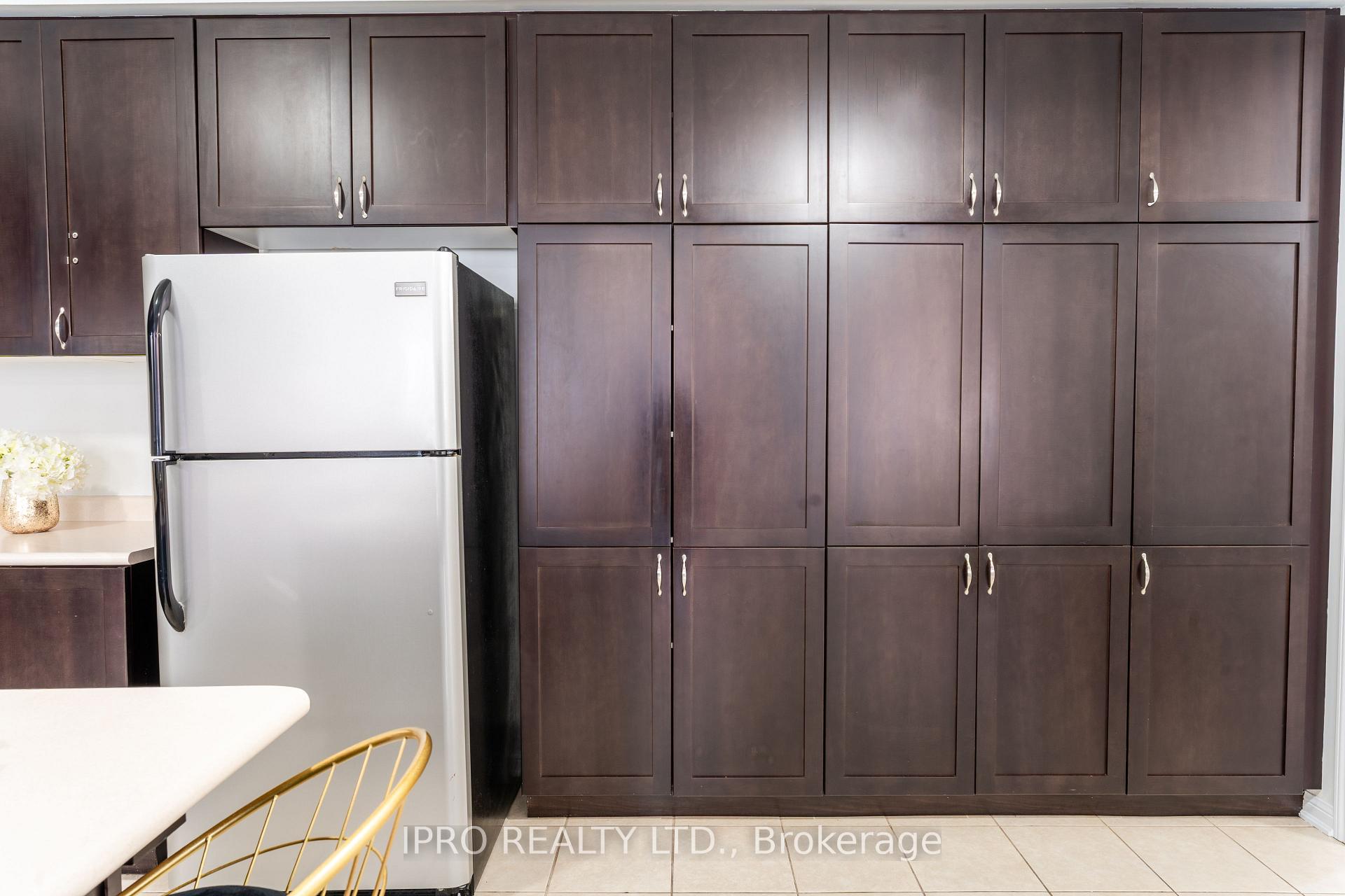Photo 26 of 405 Leiterman Drive, Milton, Willmott — HOMEH