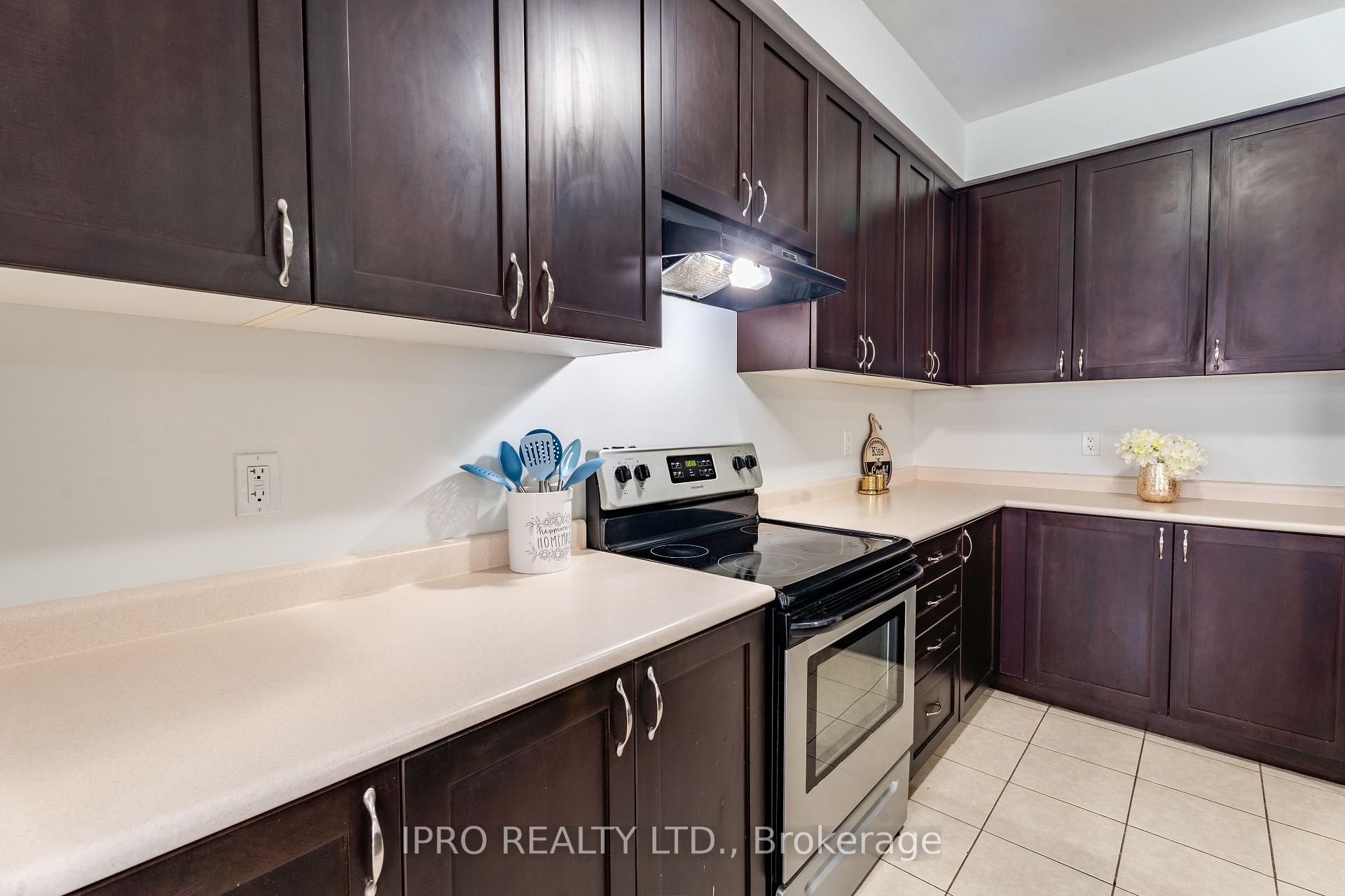 Photo 37 of 405 Leiterman Drive, Milton, Willmott — HOMEH