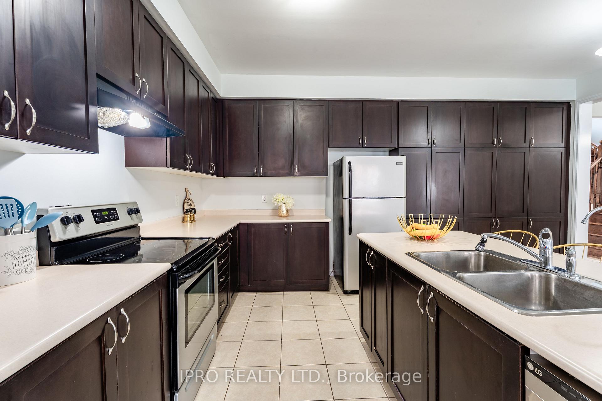 Photo 27 of 405 Leiterman Drive, Milton, Willmott — HOMEH