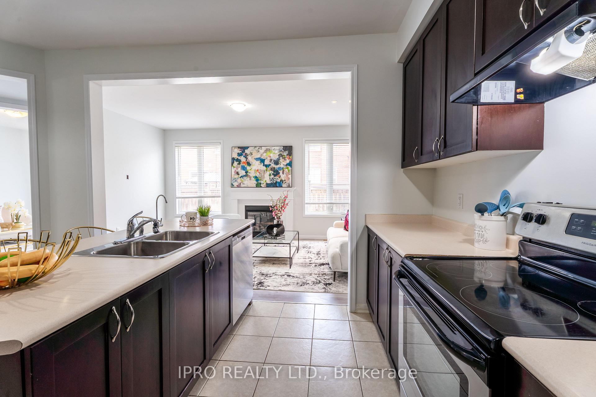 Photo 35 of 405 Leiterman Drive, Milton, Willmott — HOMEH