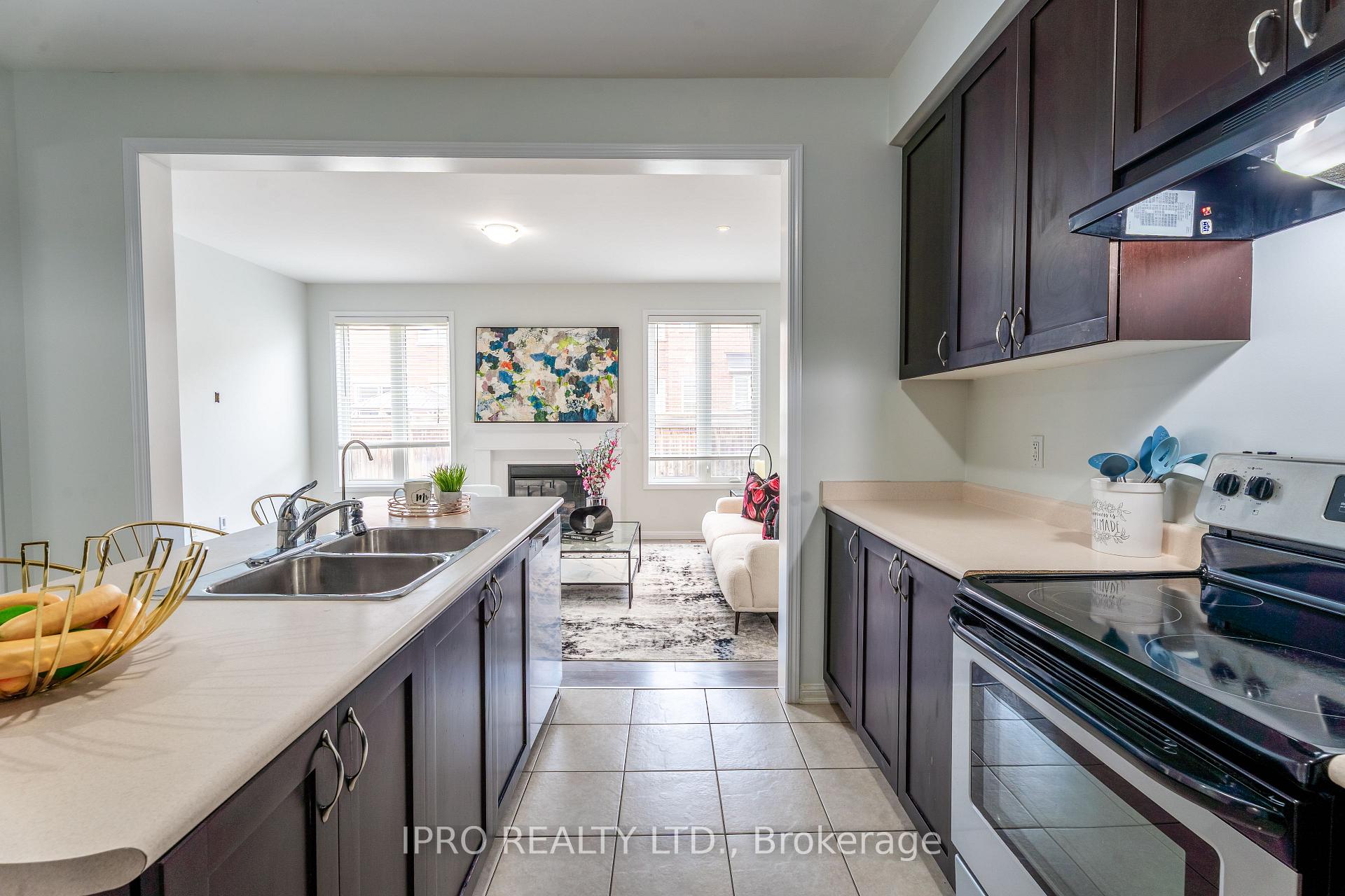 Photo 34 of 405 Leiterman Drive, Milton, Willmott — HOMEH