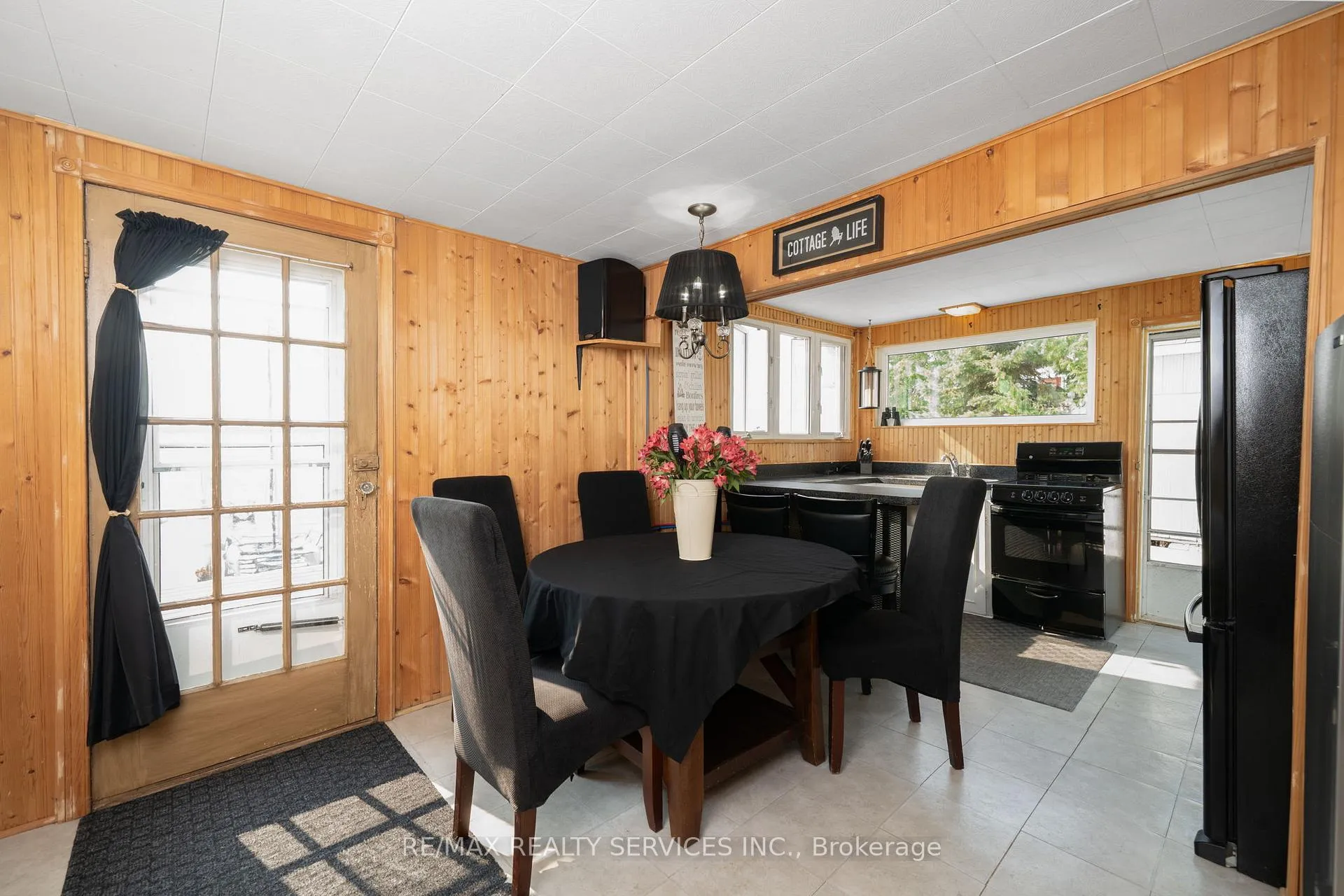 Photo 8 of 103 Ivy Lane, Orillia — HOMEH