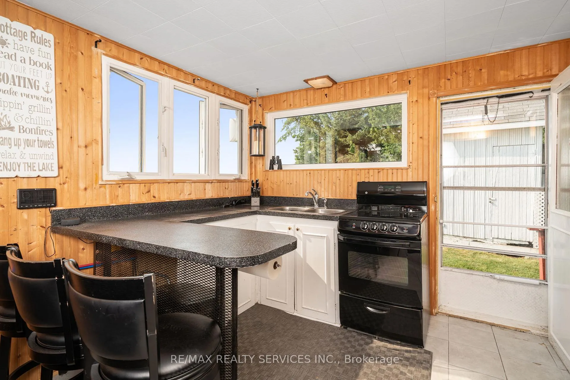 Photo 11 of 103 Ivy Lane, Orillia — HOMEH