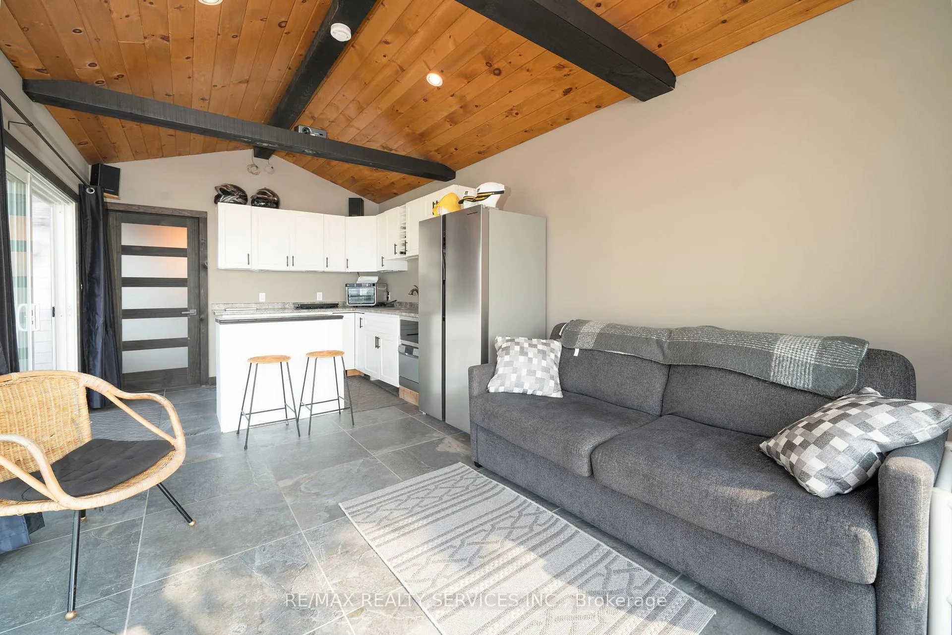 Photo 30 of 103 Ivy Lane, Orillia — HOMEH