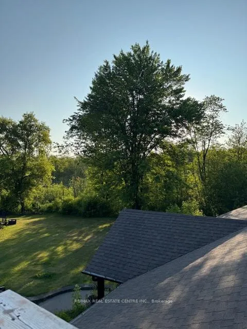Photo 12 of Unit B, 2073 15 Side Road, Milton, Moffat — HOMEH