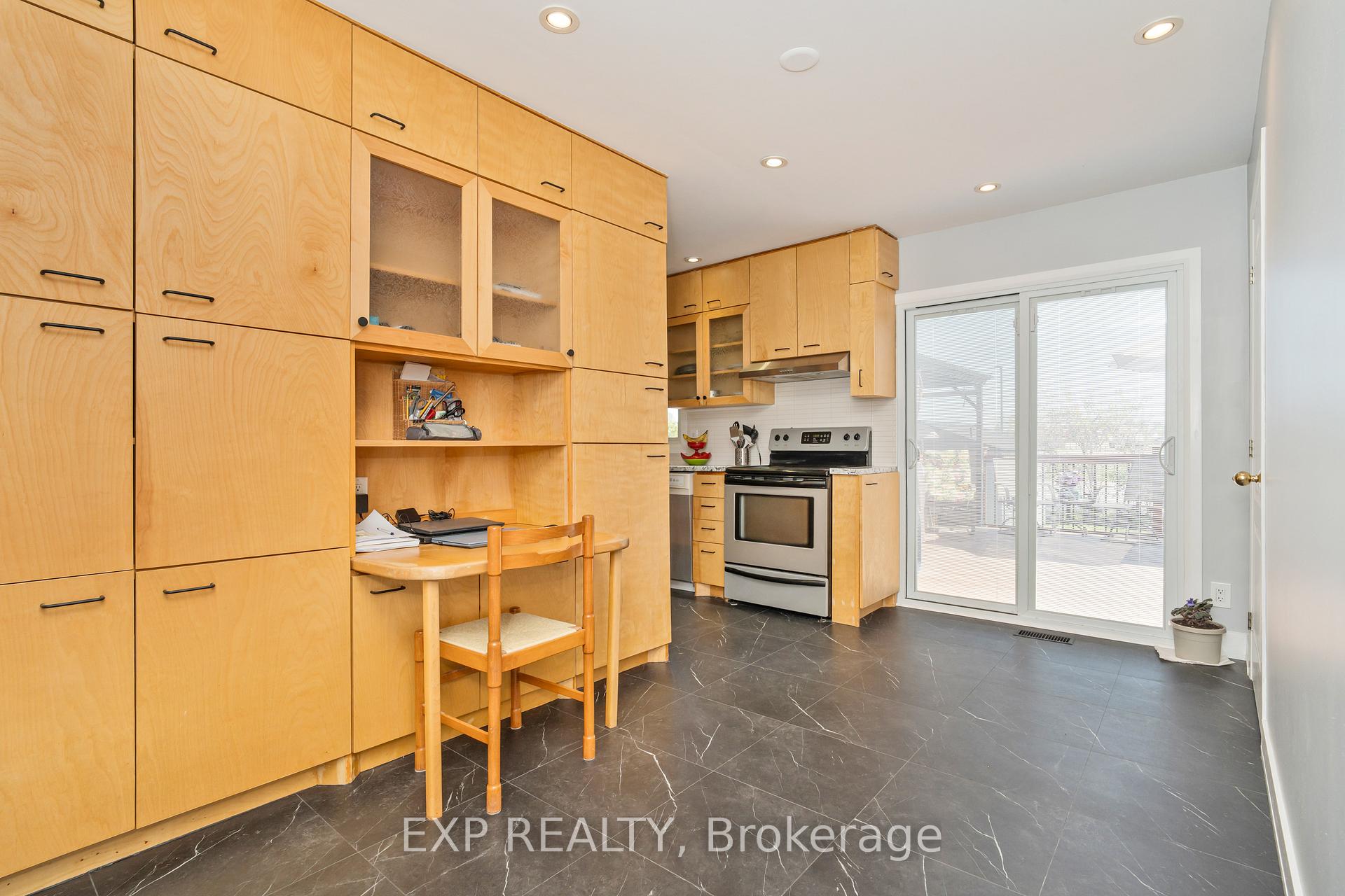 Photo 6 of 322 Galloway Drive, Ottawa, Bilberry Creek/Queenswood Heights — HOMEH