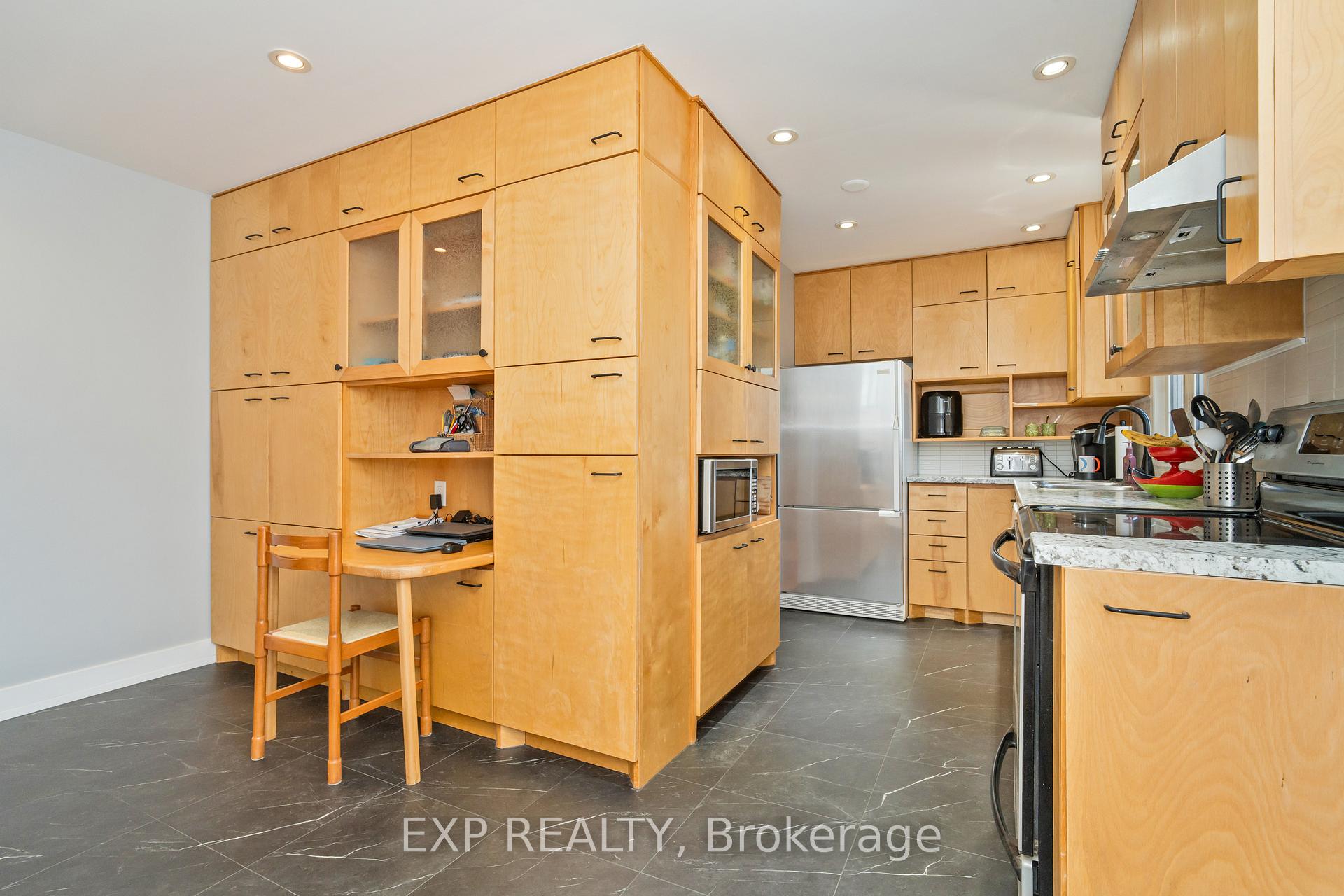 Photo 7 of 322 Galloway Drive, Ottawa, Bilberry Creek/Queenswood Heights — HOMEH