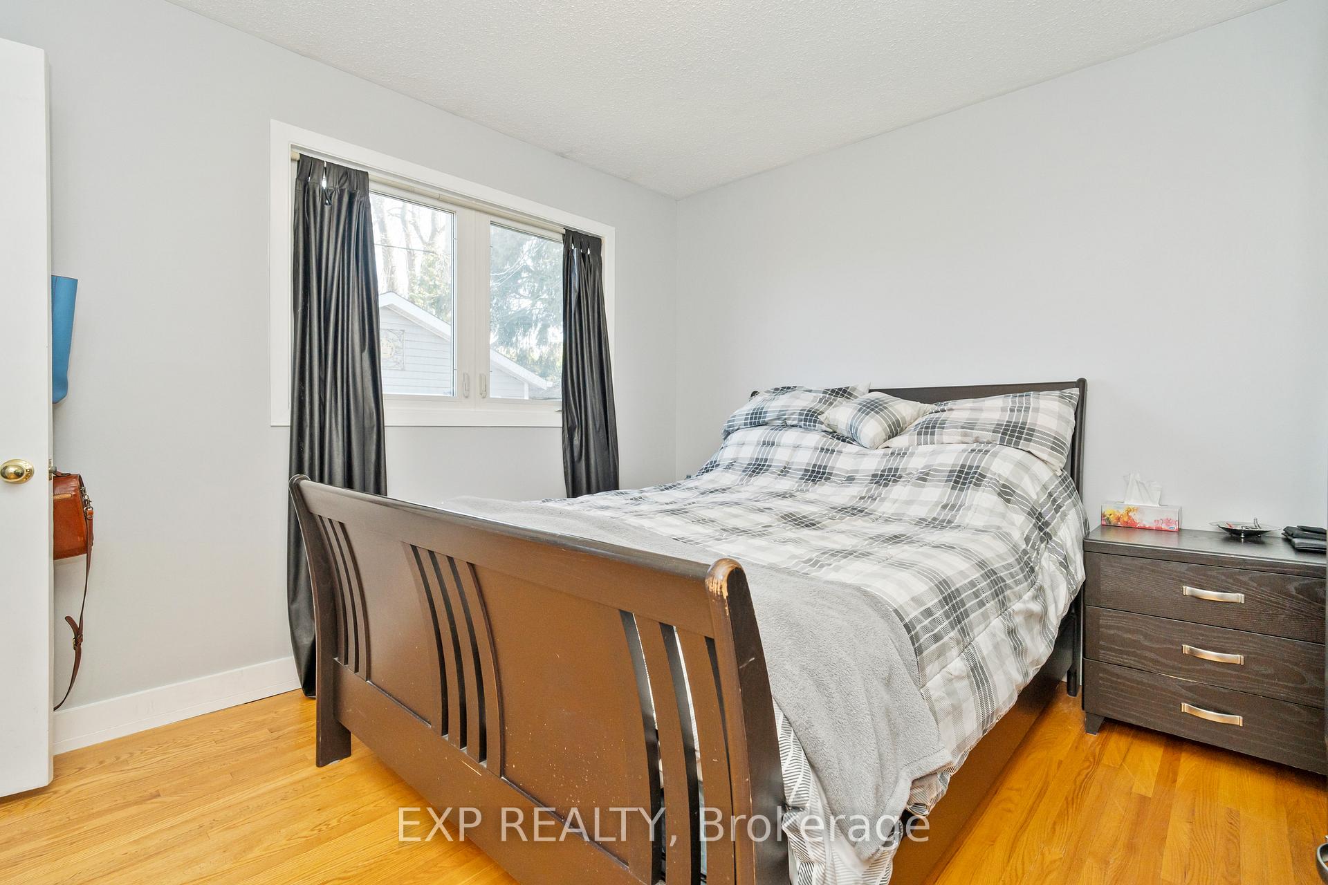 Photo 13 of 322 Galloway Drive, Ottawa, Bilberry Creek/Queenswood Heights — HOMEH