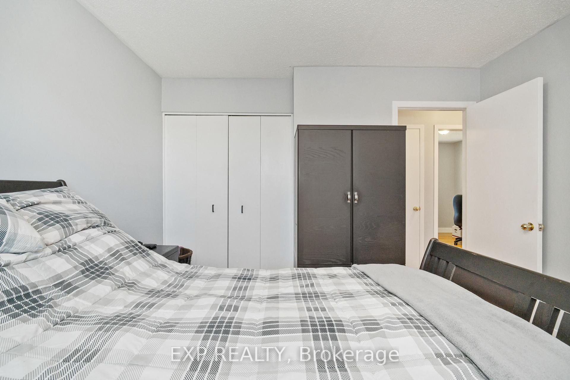 Photo 14 of 322 Galloway Drive, Ottawa, Bilberry Creek/Queenswood Heights — HOMEH
