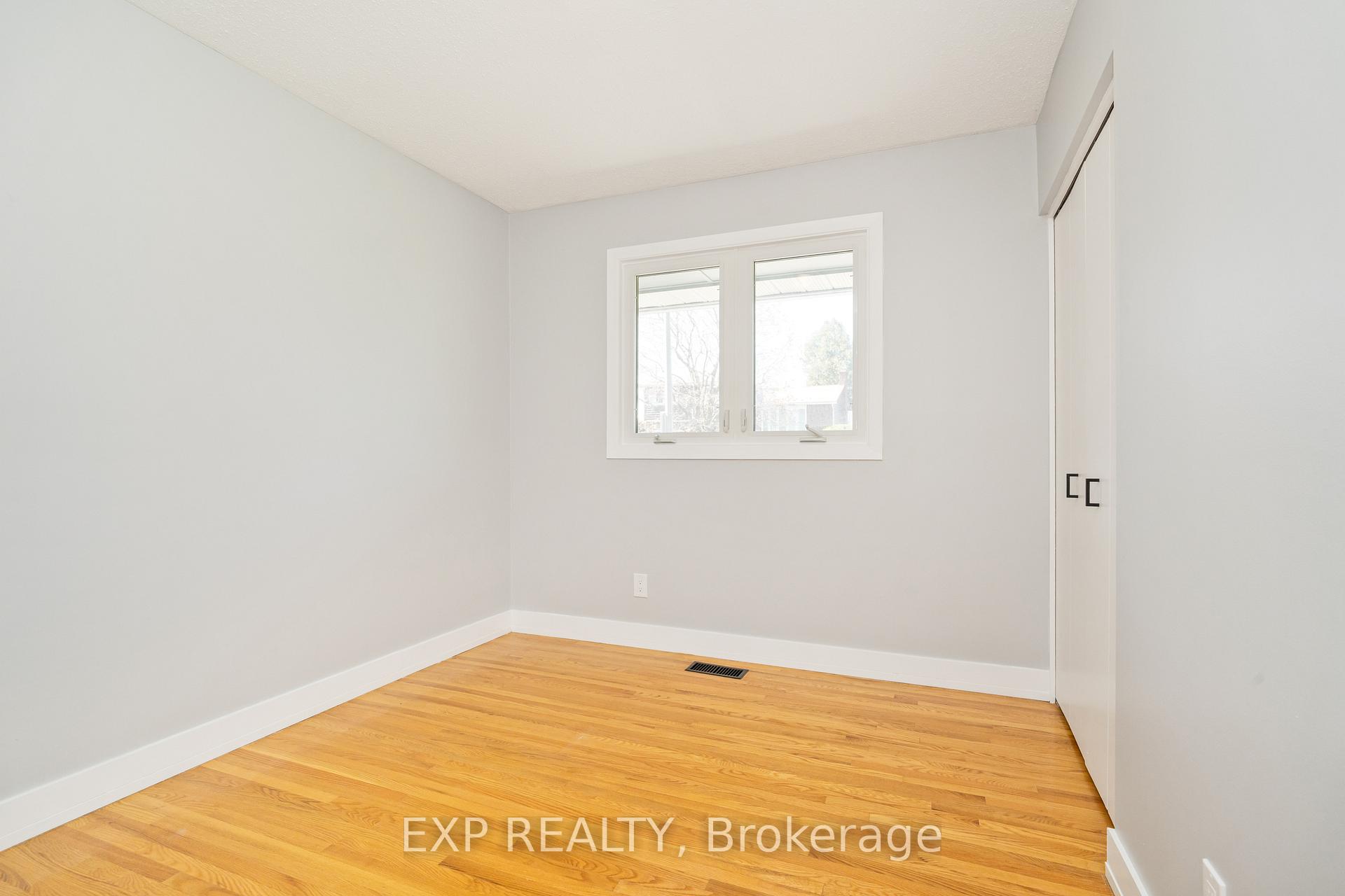 Photo 17 of 322 Galloway Drive, Ottawa, Bilberry Creek/Queenswood Heights — HOMEH