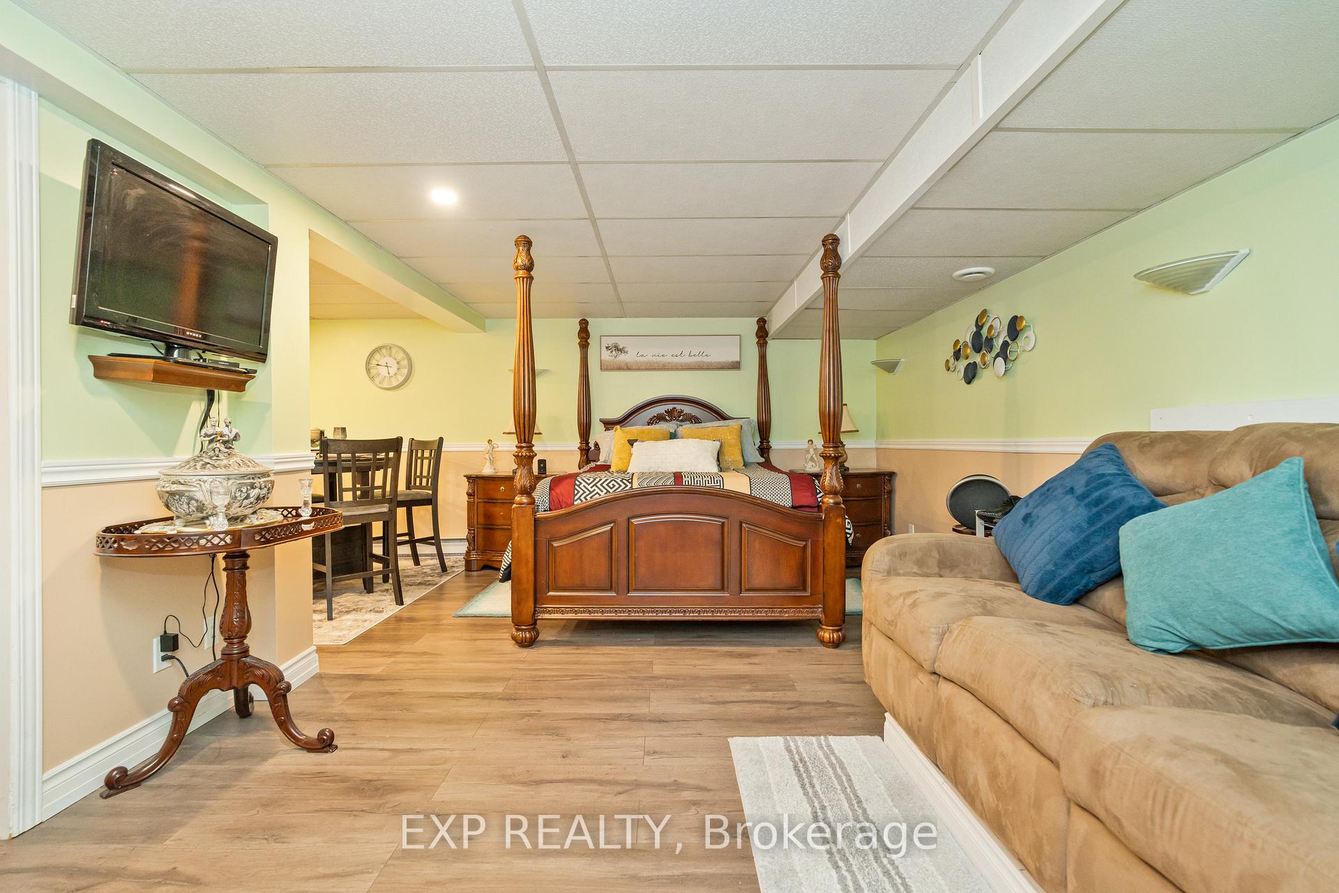 Photo 22 of 322 Galloway Drive, Ottawa, Bilberry Creek/Queenswood Heights — HOMEH